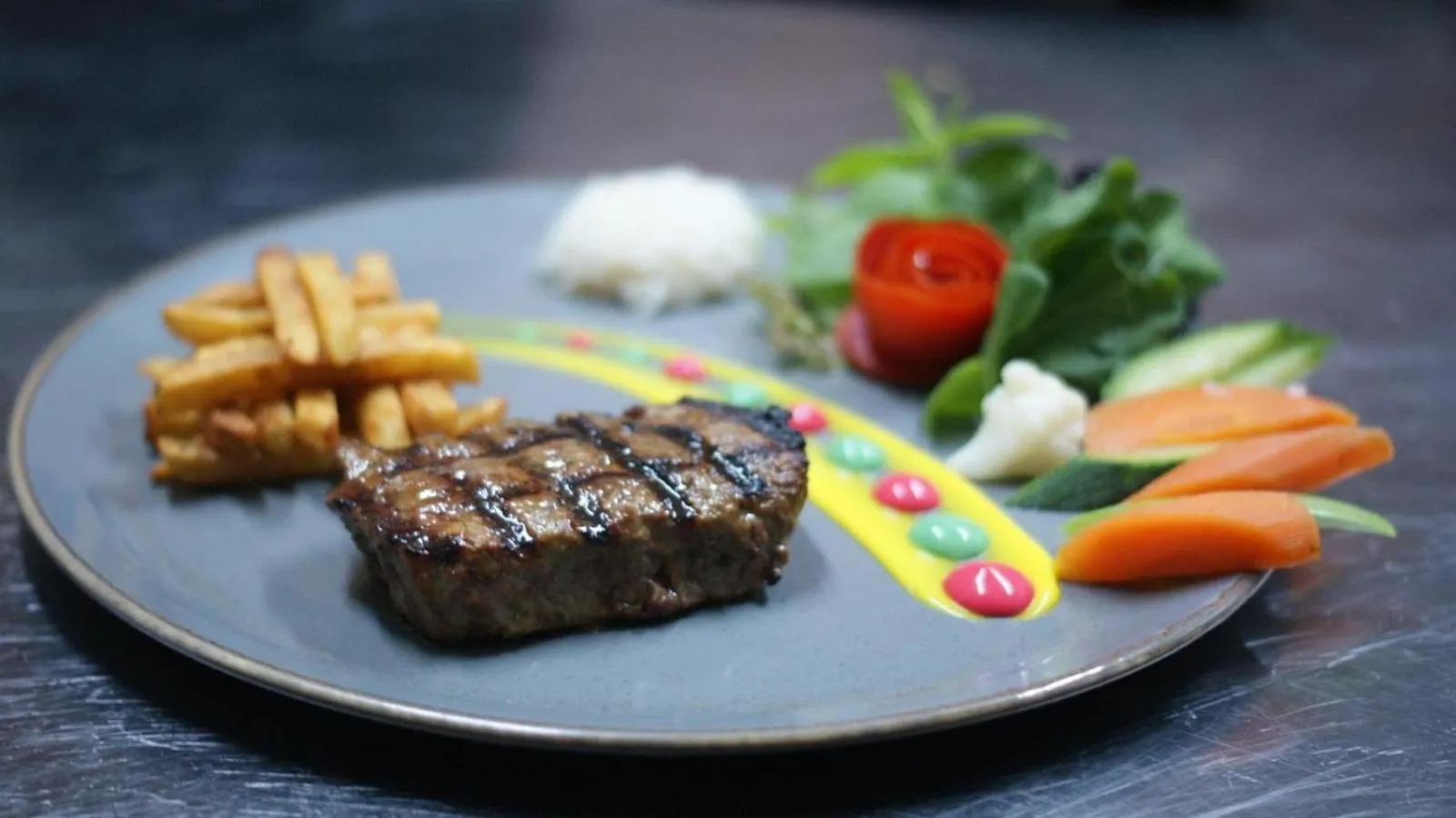 Restaurant/places to eat in Orange Garden Aparts & Hotel THE NORDIC