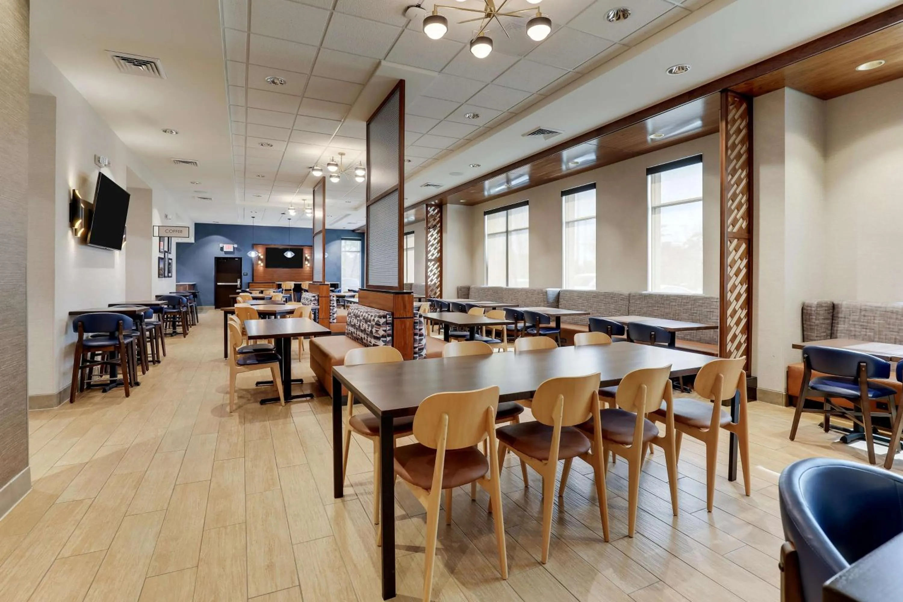 Breakfast in Drury Plaza Hotel Tallahassee