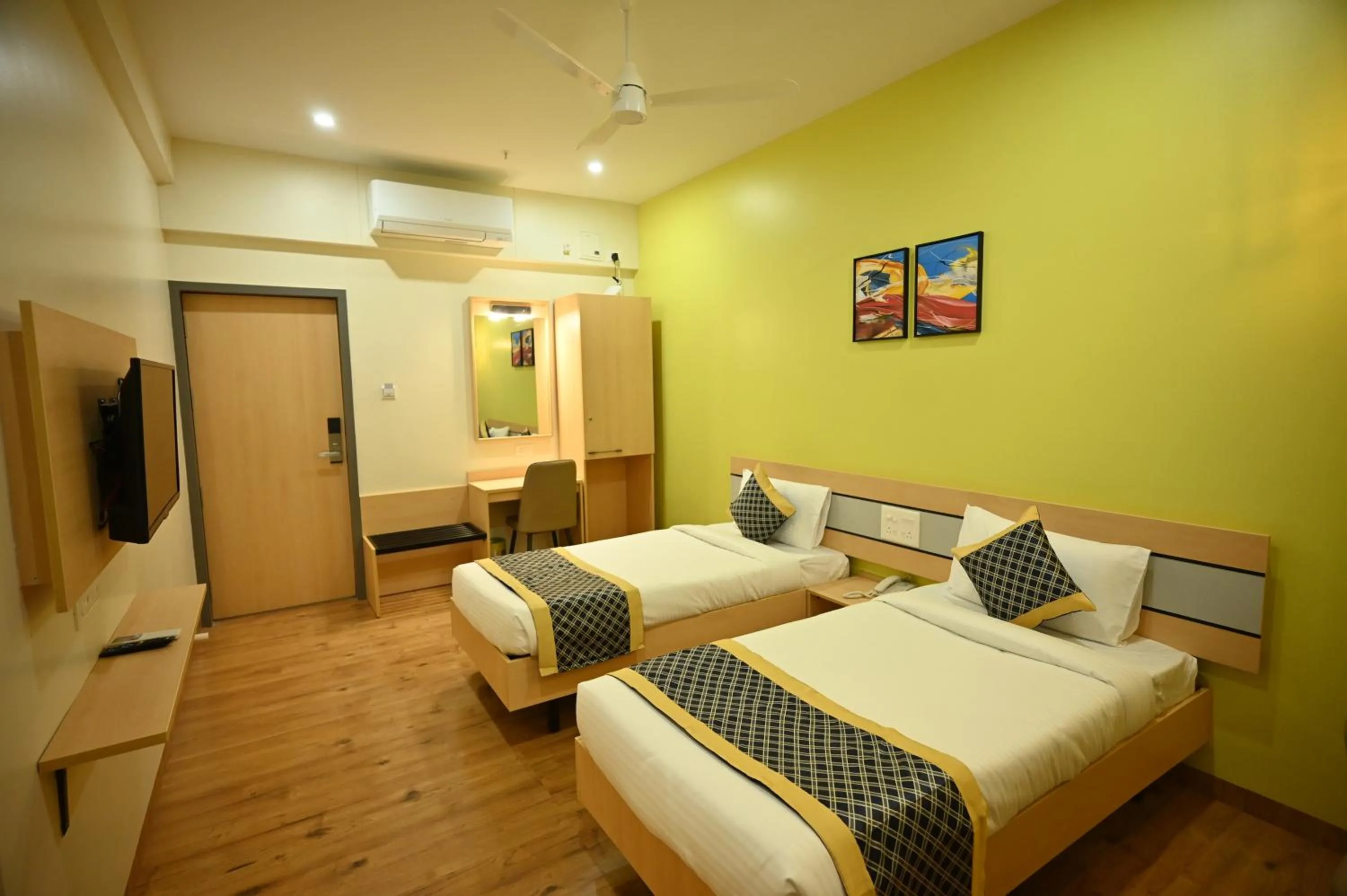 Bed in Hotel City Centre Latur