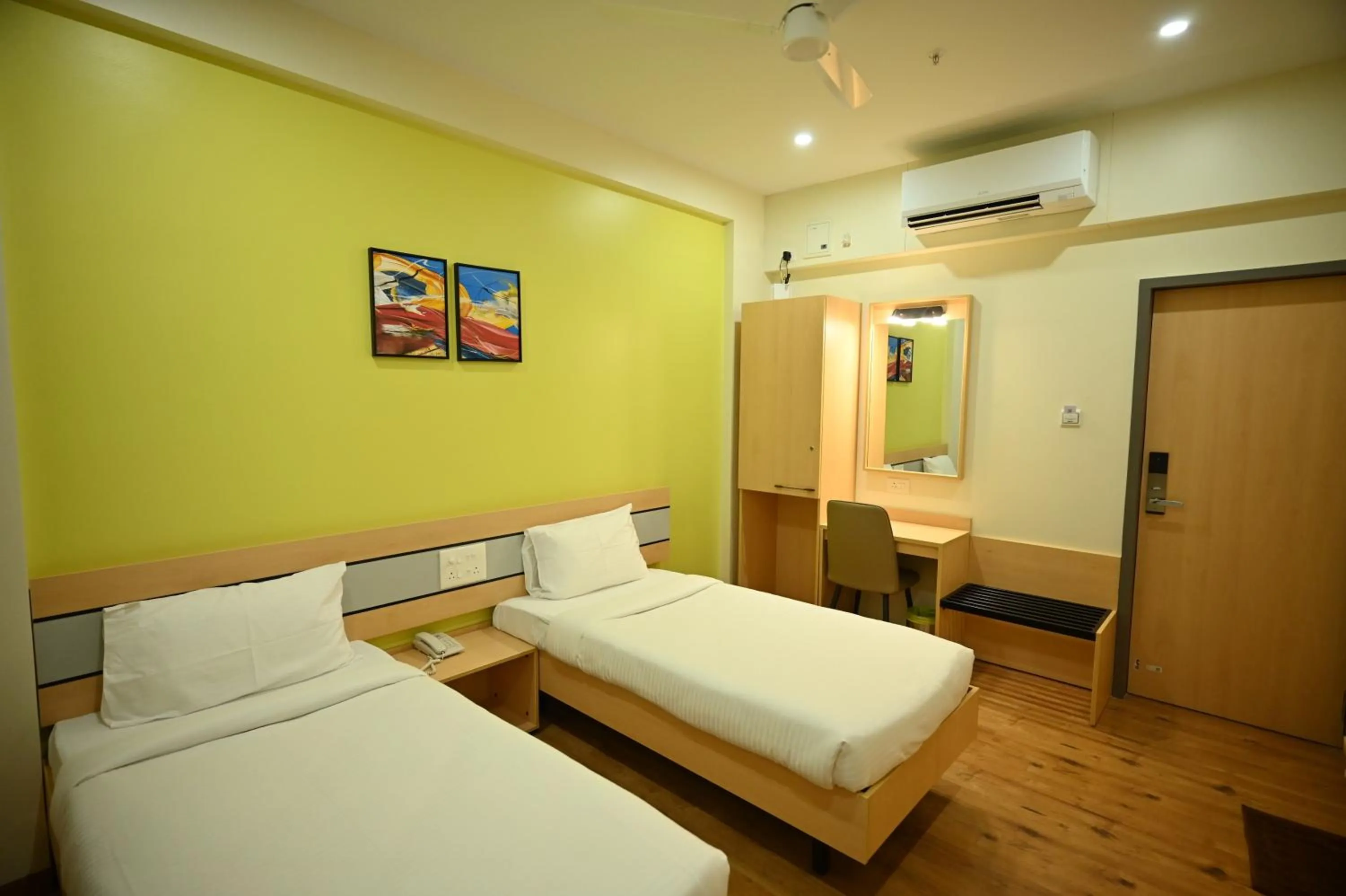 Bed in Hotel City Centre Latur