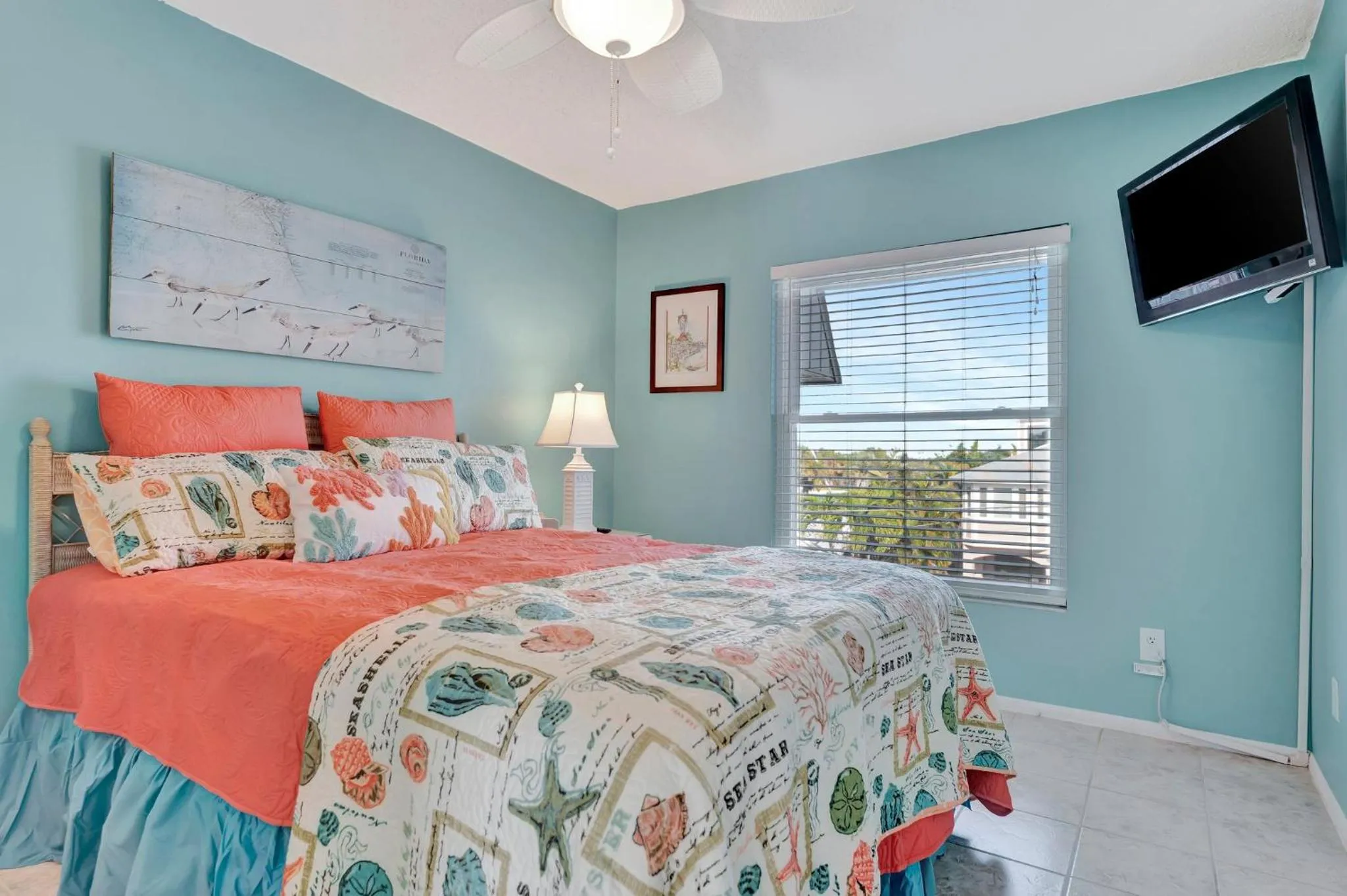 Bed in Coastal Cheer