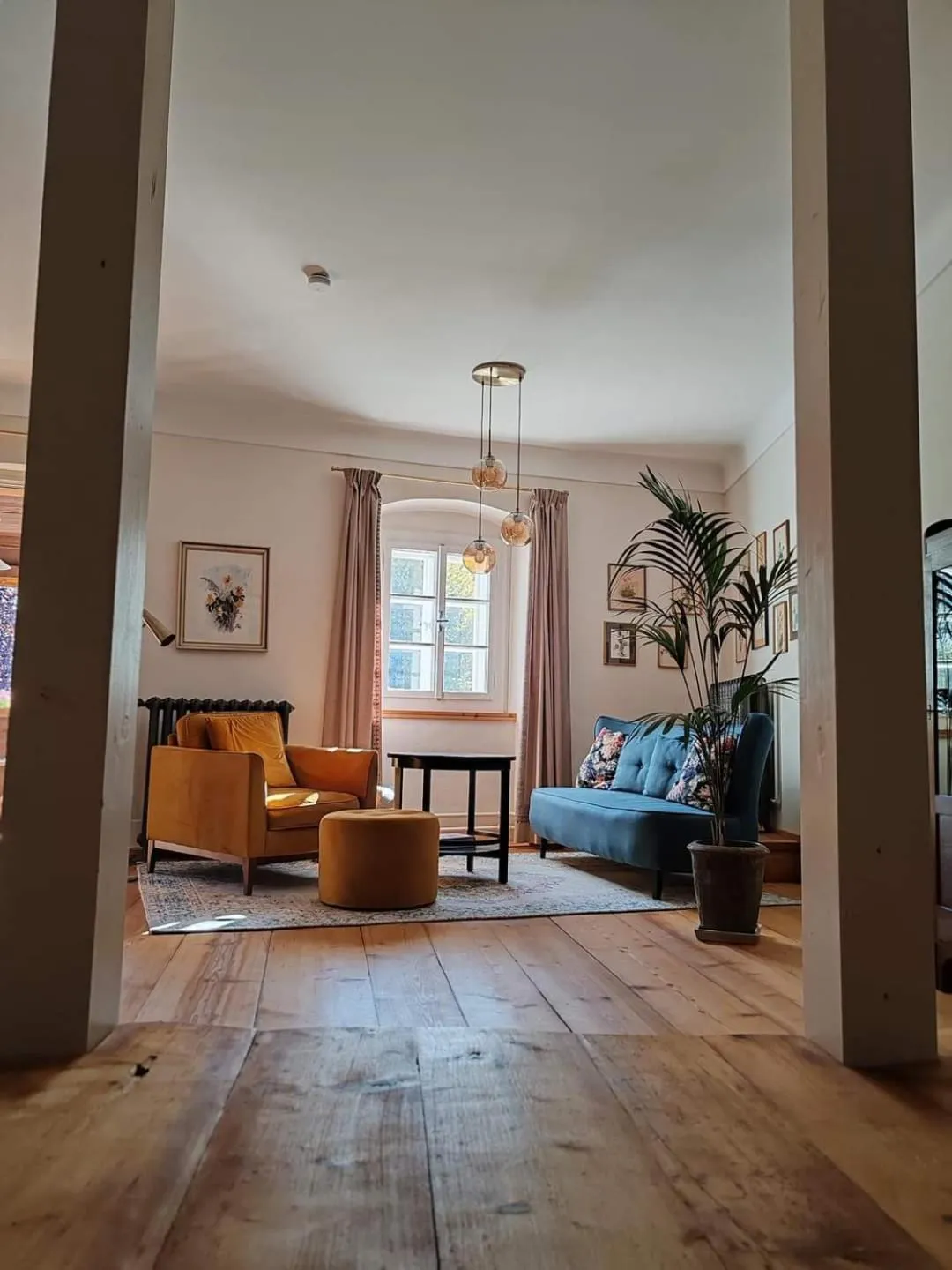 Photo of the whole room in Podenhaus