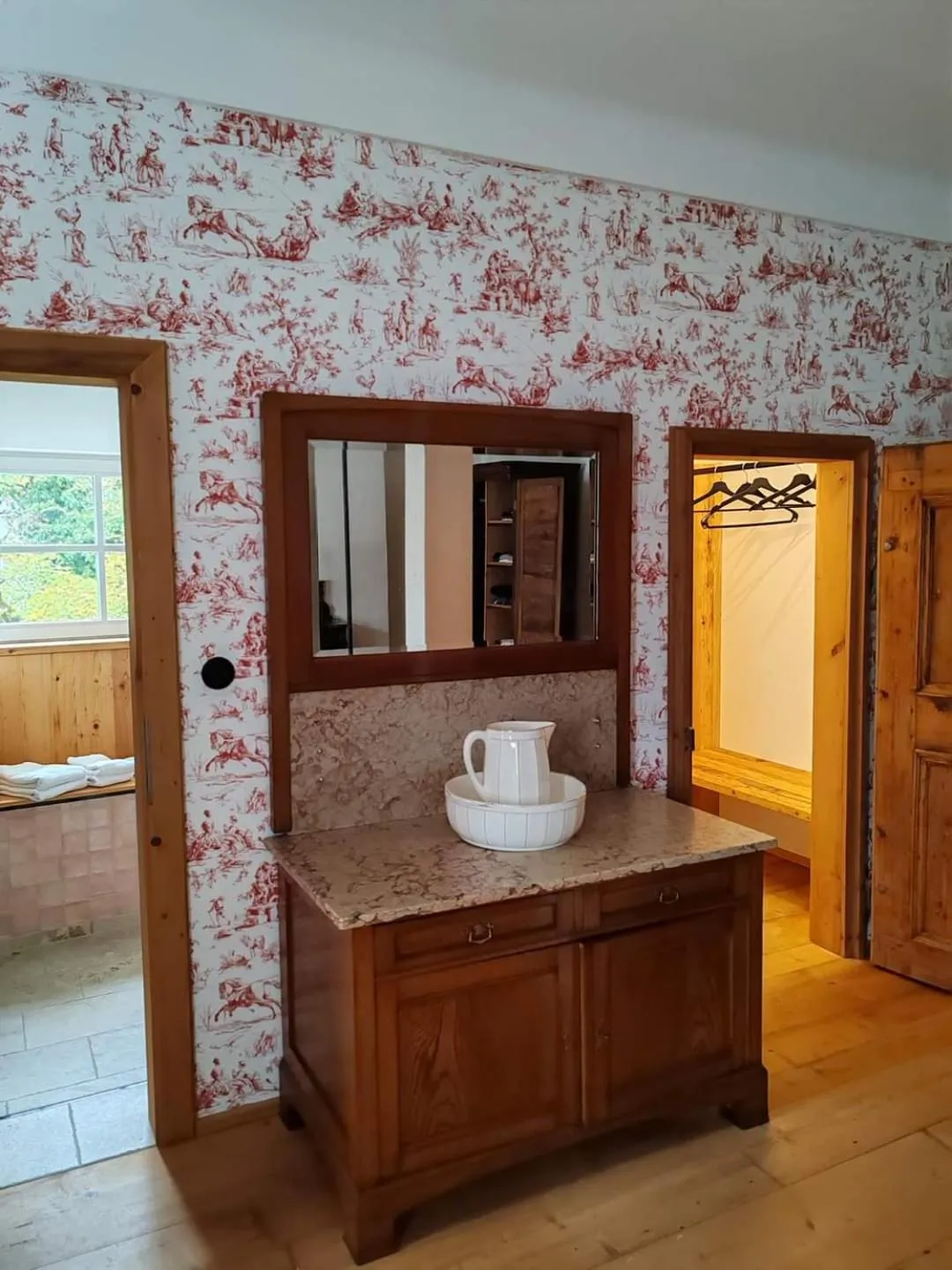 Photo of the whole room in Podenhaus