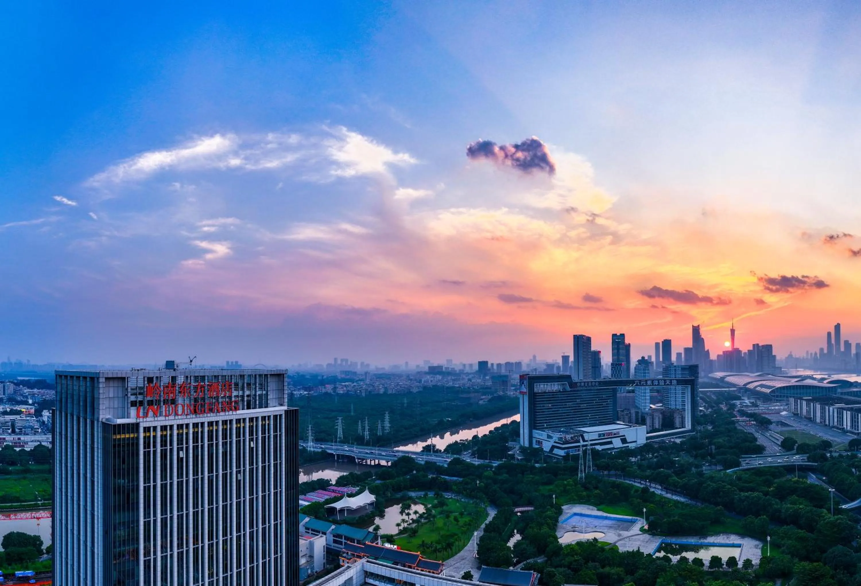 Property building in Guangzhou Pazhou LN DongFang Hotel
