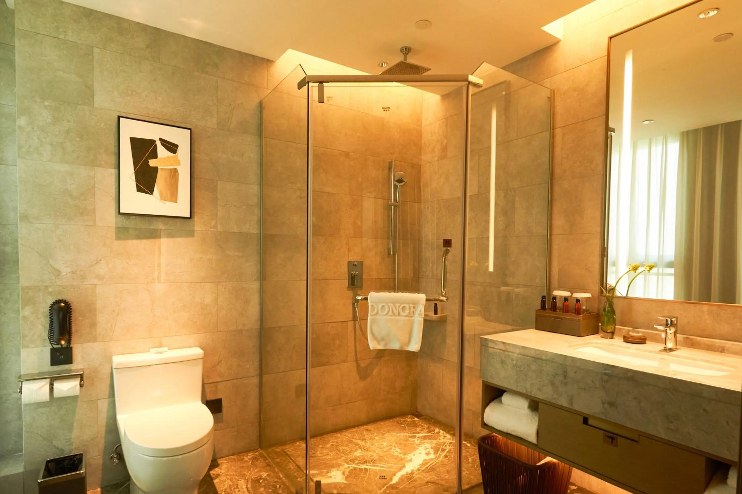 Shower in Guangzhou Pazhou LN DongFang Hotel