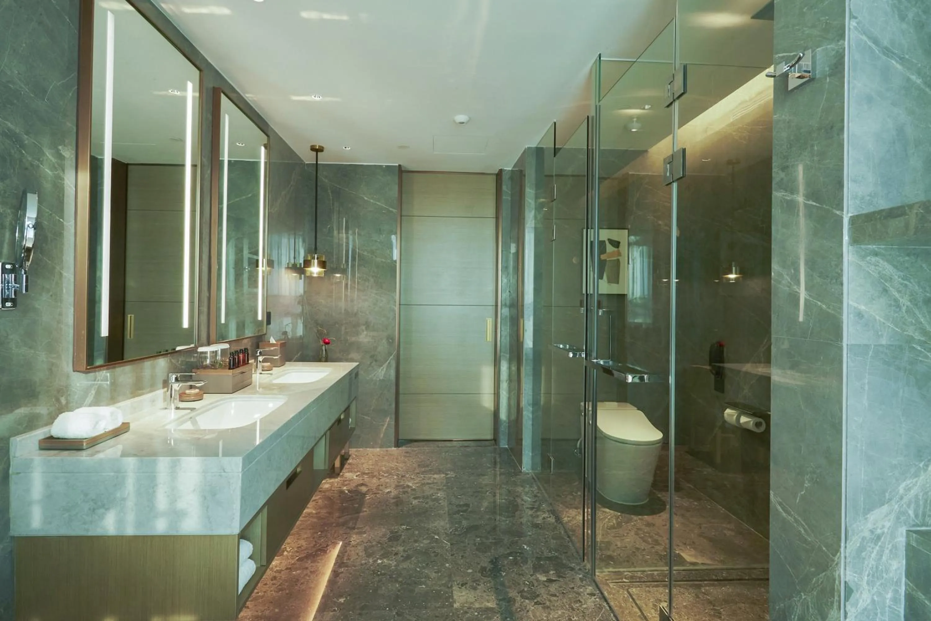 Bathroom in Guangzhou Pazhou LN DongFang Hotel