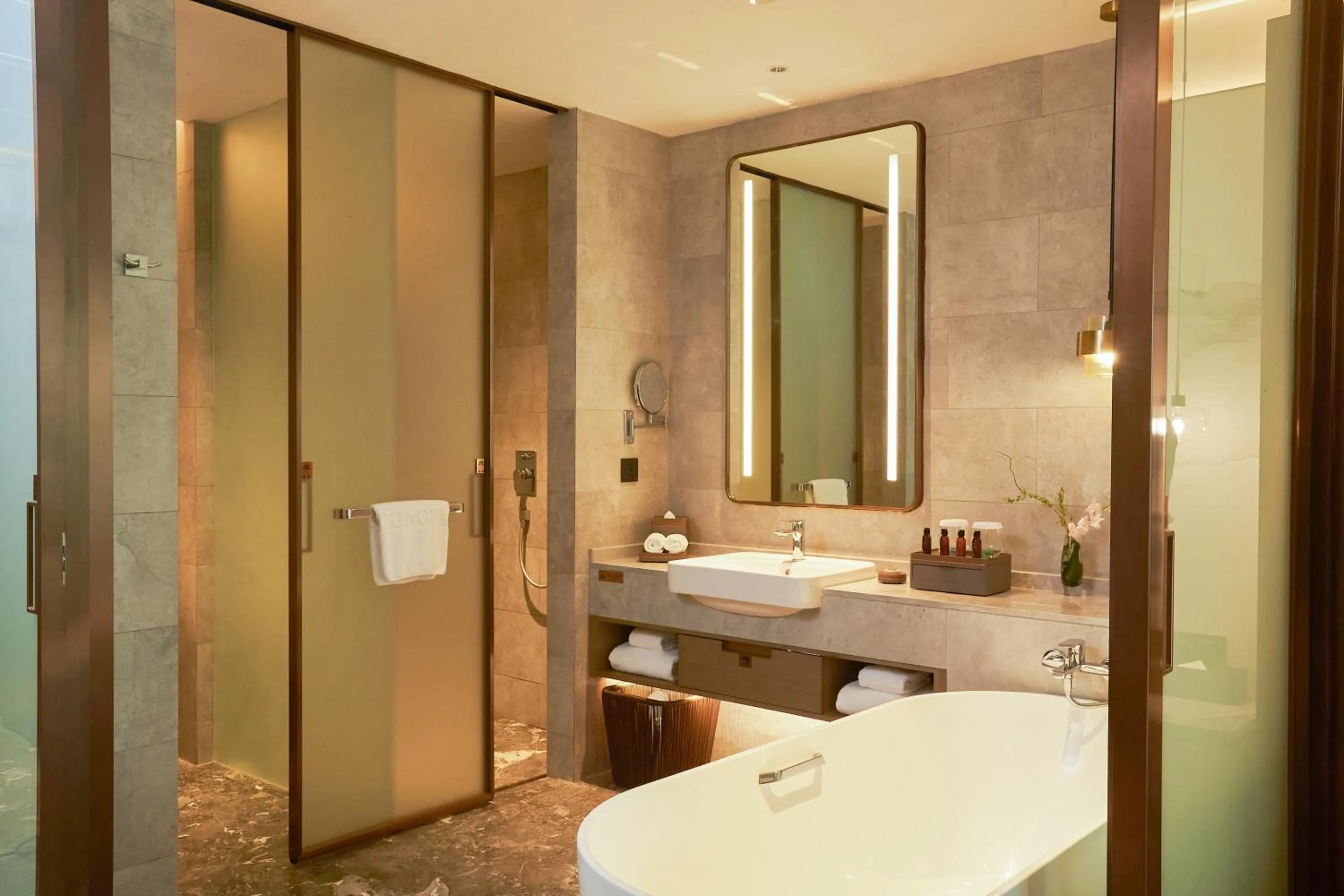 Shower in Guangzhou Pazhou LN DongFang Hotel