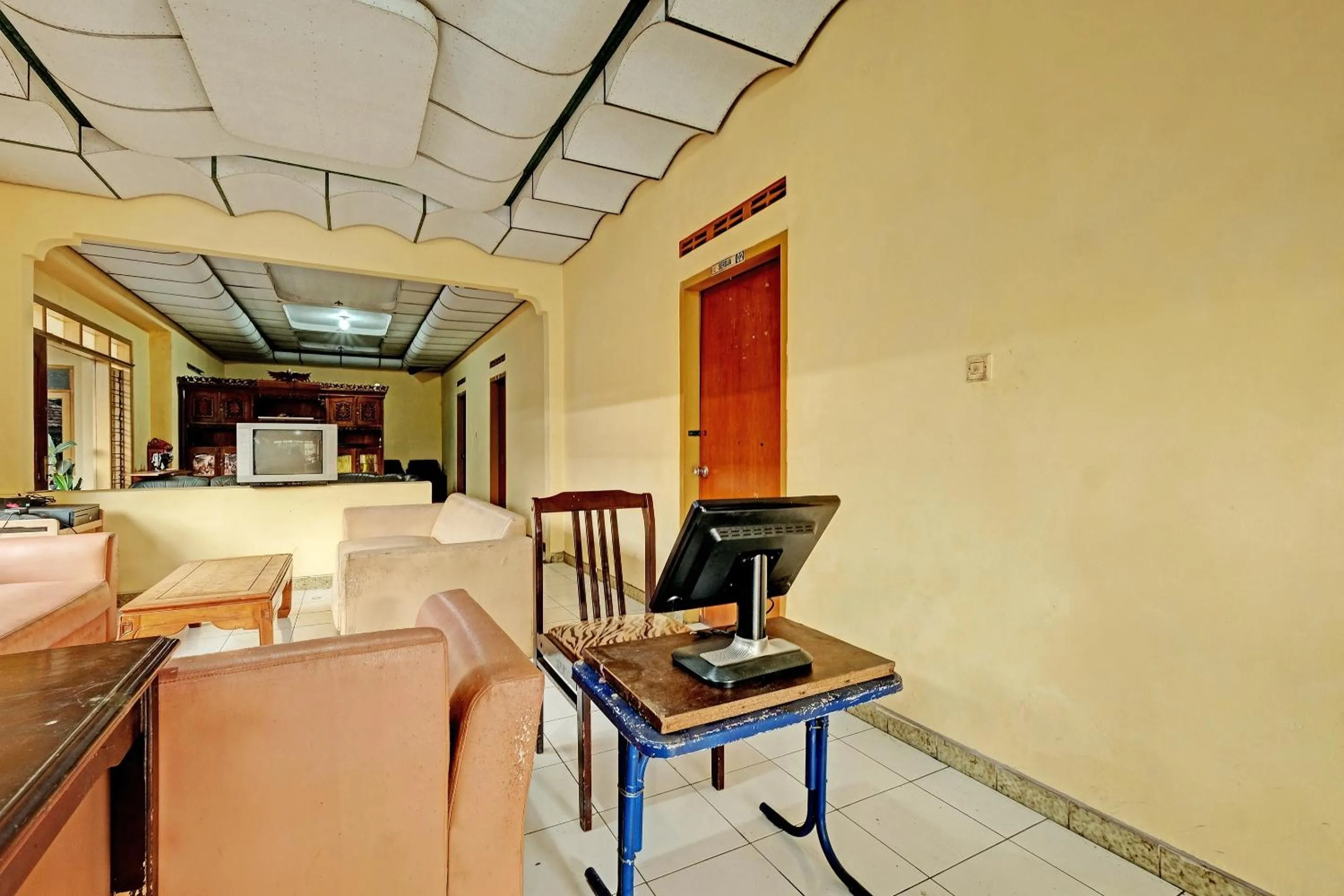 Lobby or reception in SPOT ON 92408 Hotel Renata 2