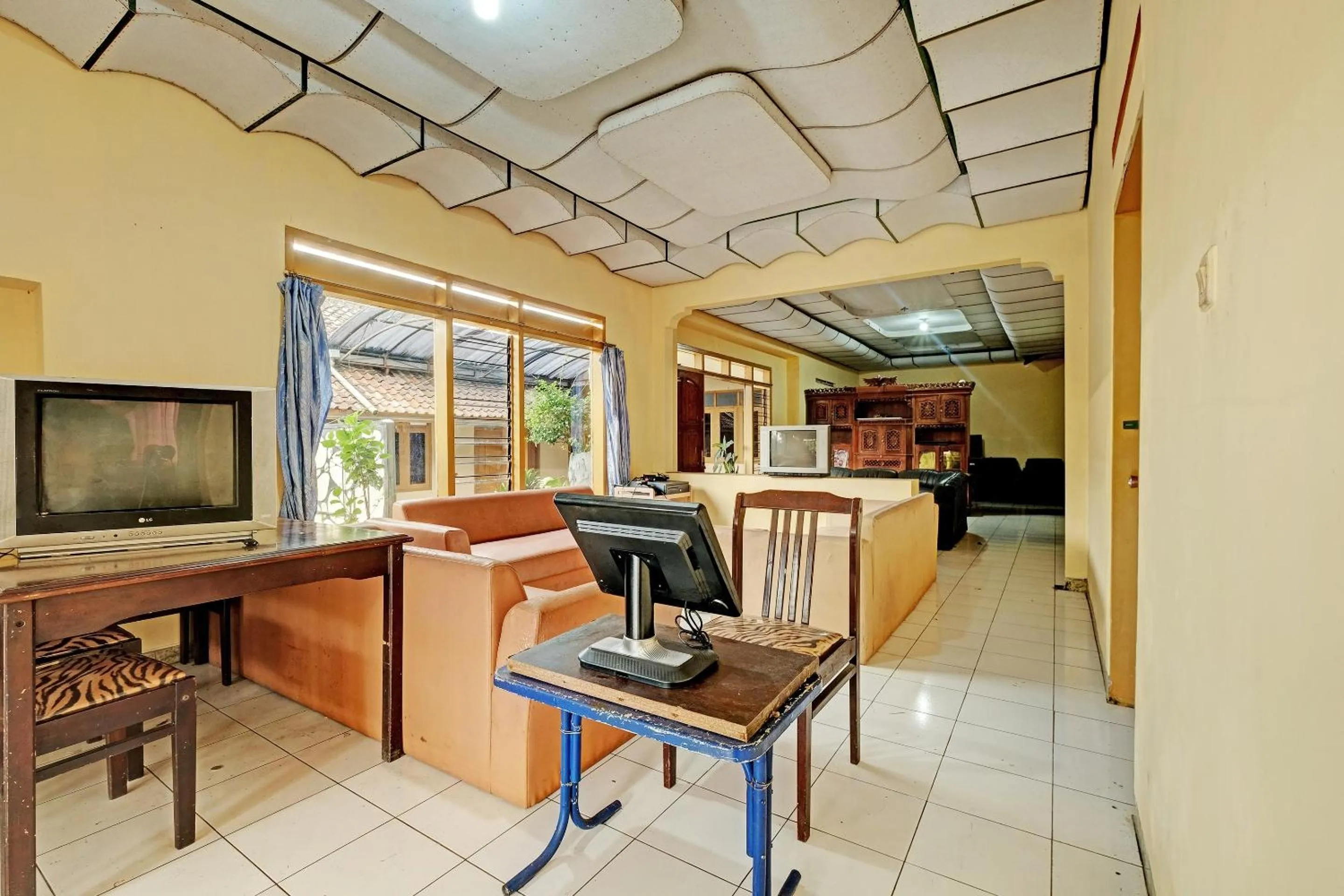 Lobby or reception in SPOT ON 92408 Hotel Renata 2