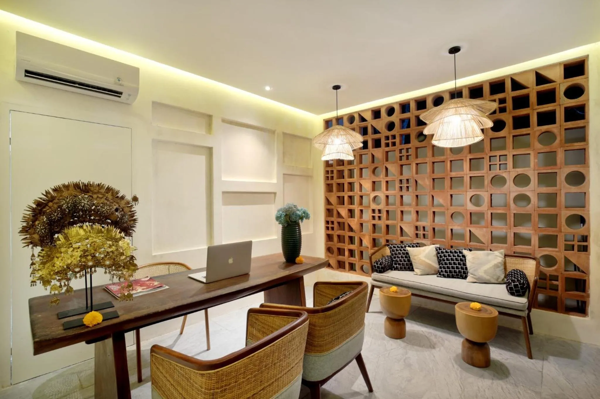 Lobby or reception in Suara Alam Ubud Villa by Ini Vie Hospitality