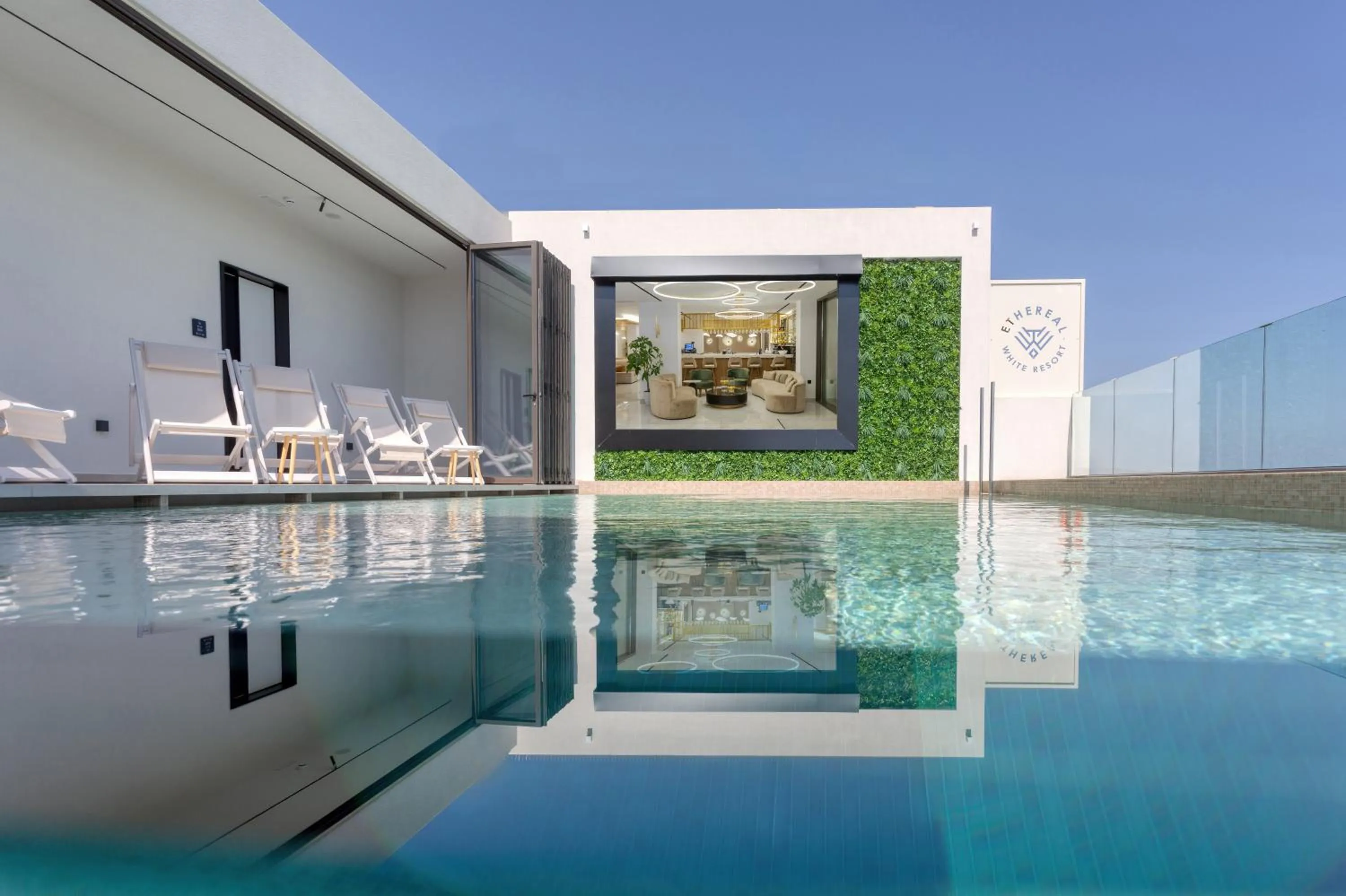 TV and multimedia in Ethereal White Resort Hotel & Spa - Adults Only