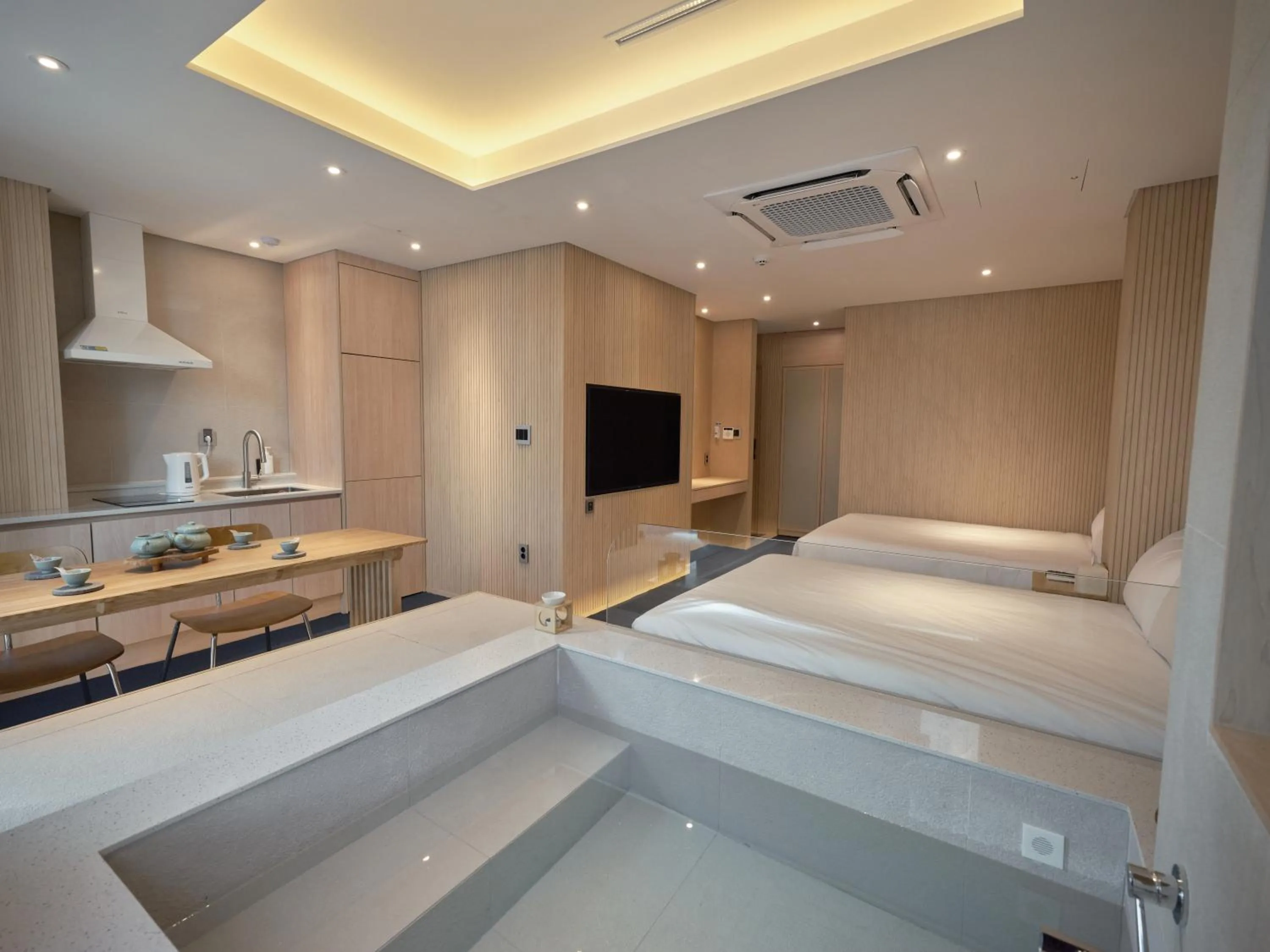 Bedroom, Bed in UH Suite Seoul Square