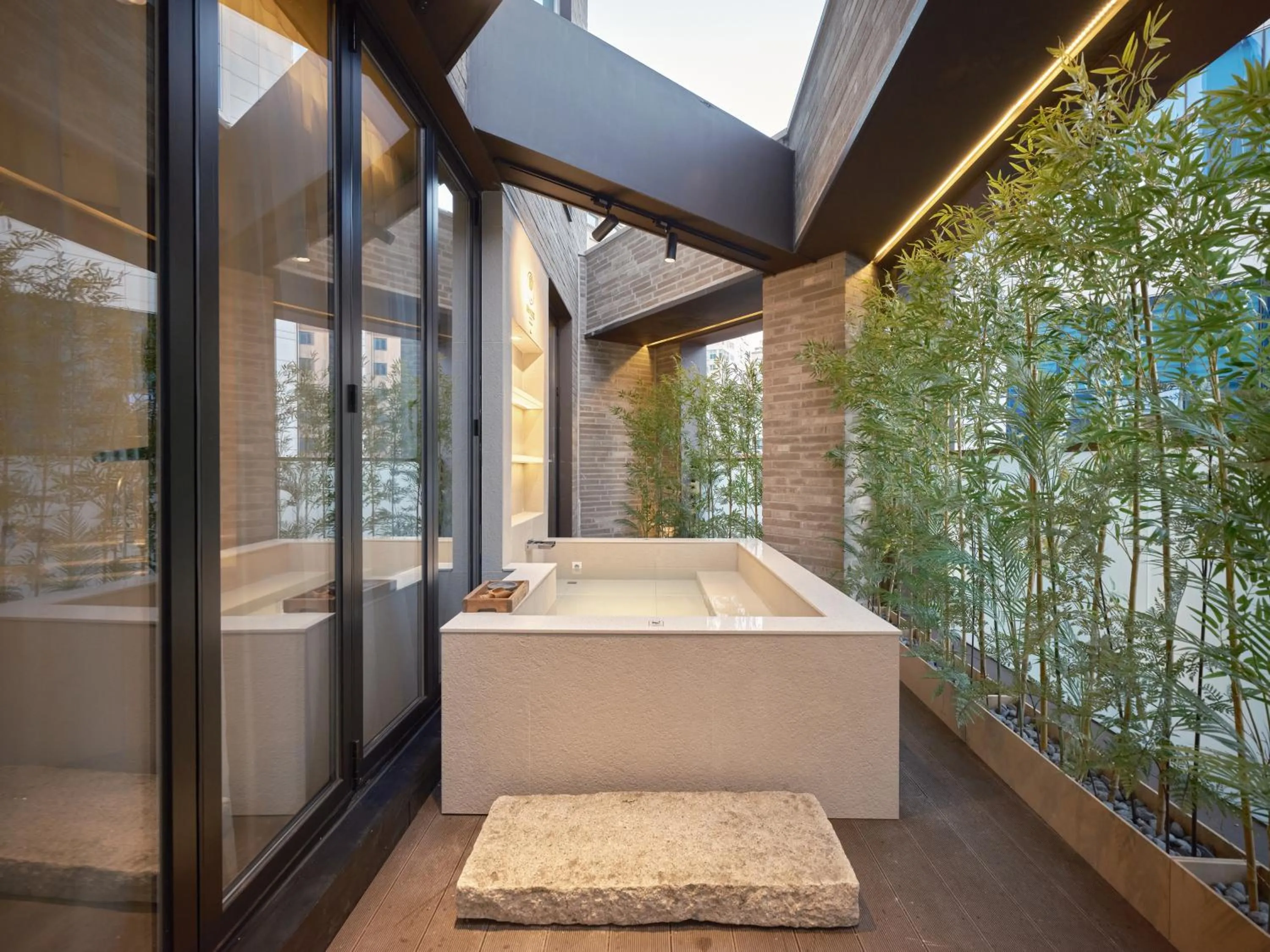 Spa and wellness centre/facilities in UH Suite Seoul Square