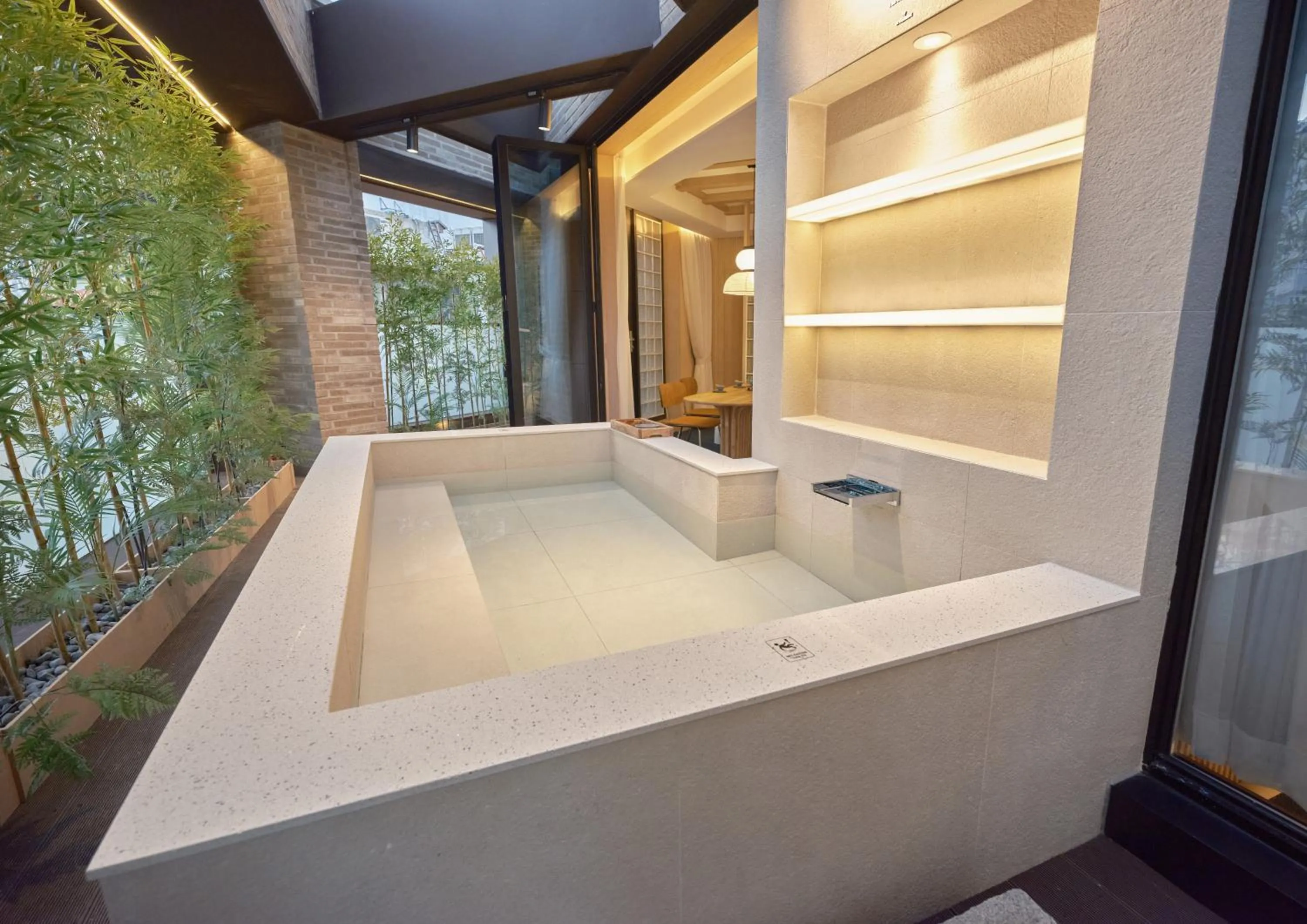 Spa and wellness centre/facilities in UH Suite Seoul Square