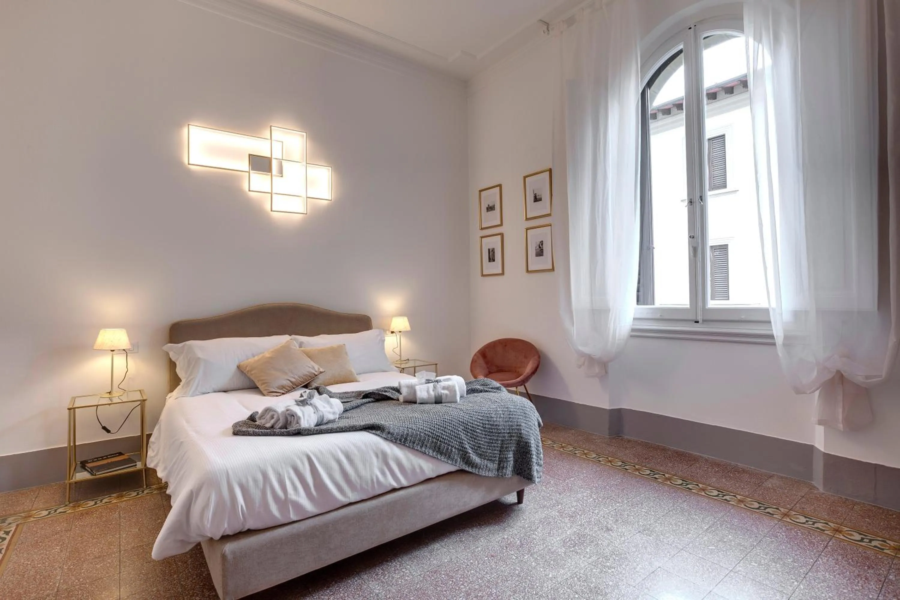 Two-Bedroom Apartment in Magenta Apartment by Mamo Florence