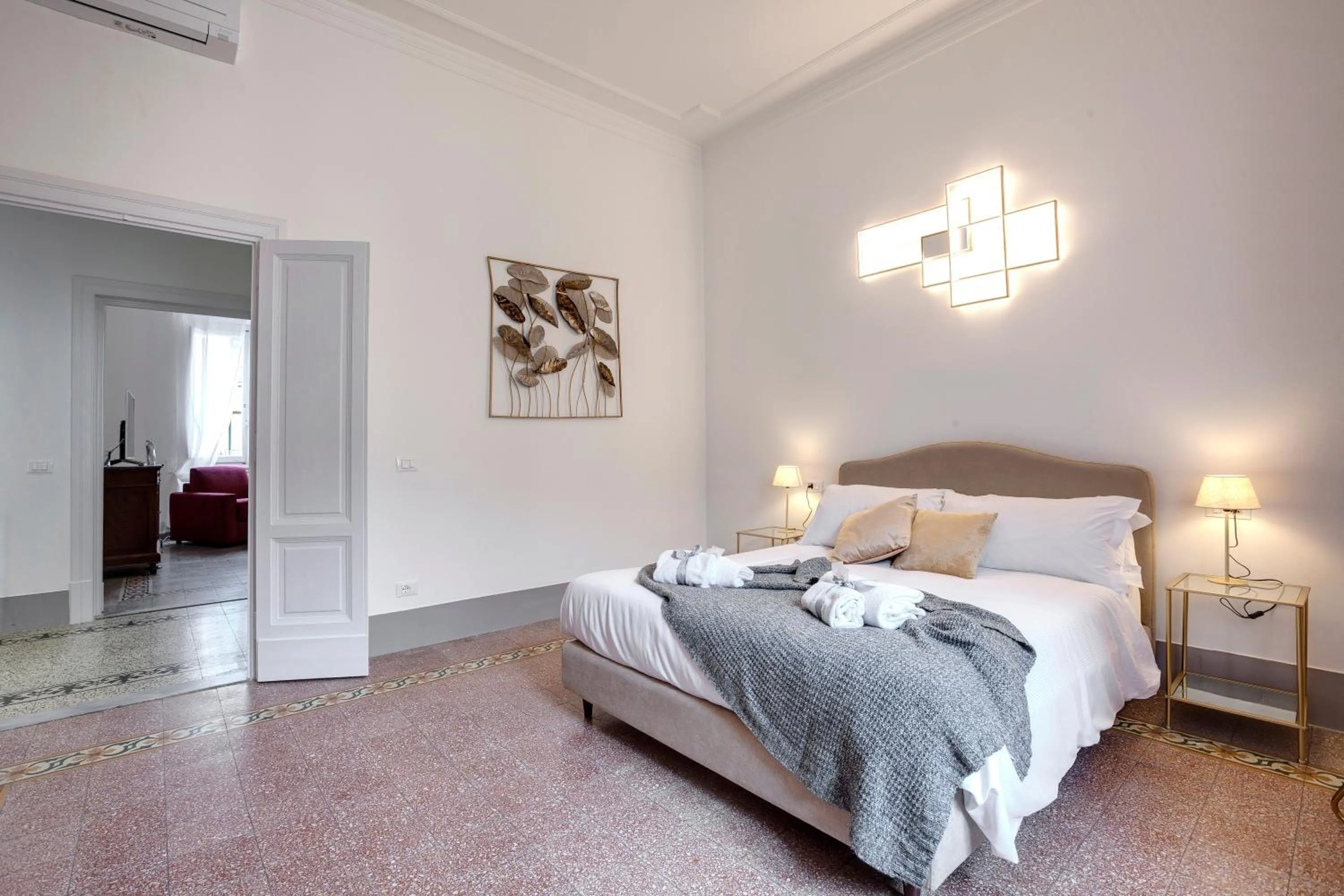 Two-Bedroom Apartment in Magenta Apartment by Mamo Florence