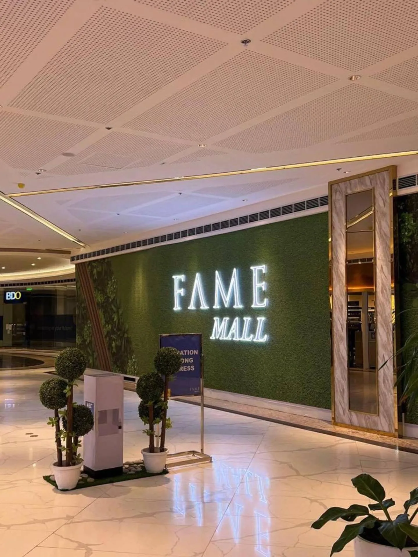 On-site shops in Penthouse studio at Fame Residence 41st Floor, ShangriLa-Megamall
