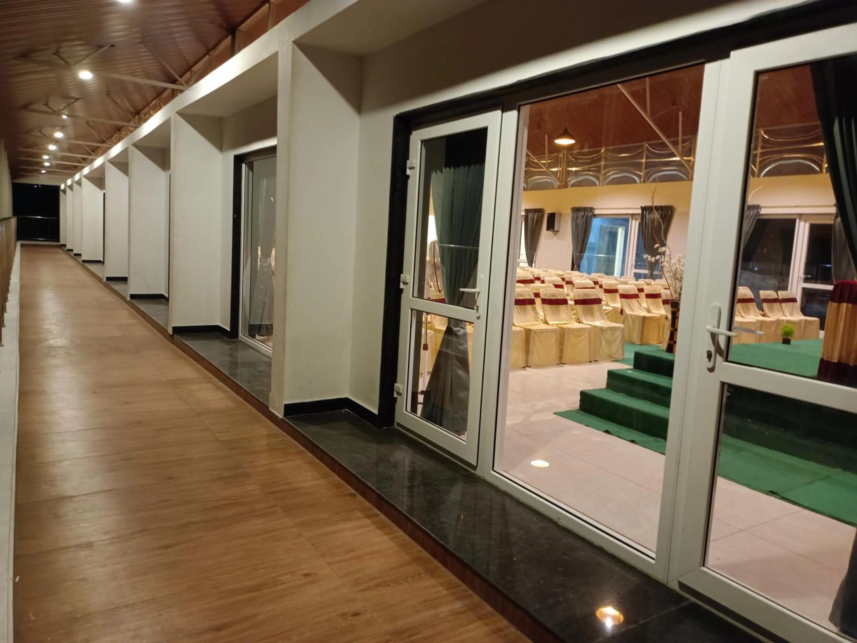 Balcony/Terrace in CLIFFVIEW RESORT