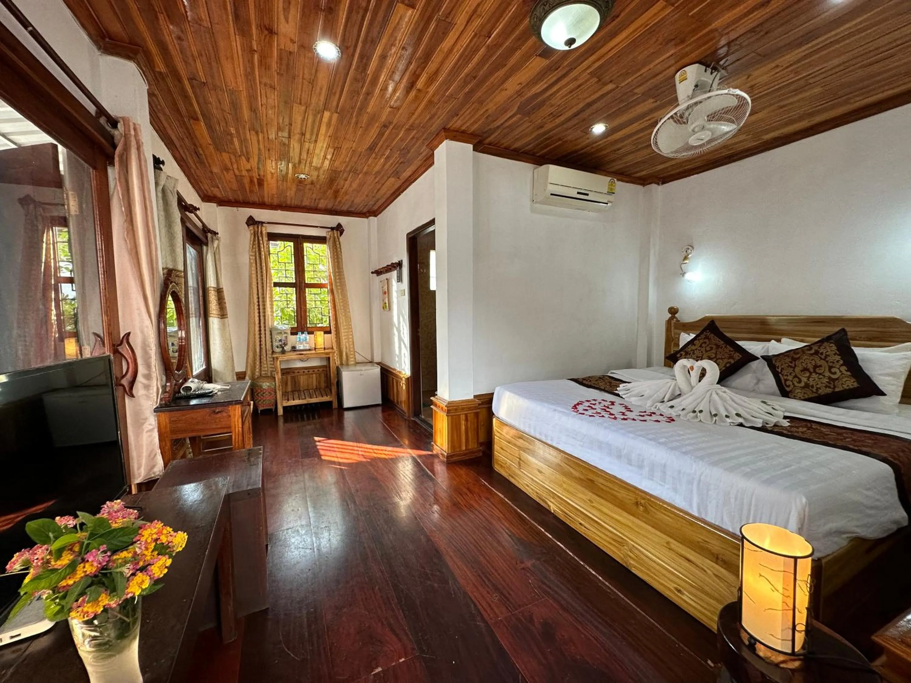 Photo of the whole room, Bed in Villa Thida Mekong Riverside