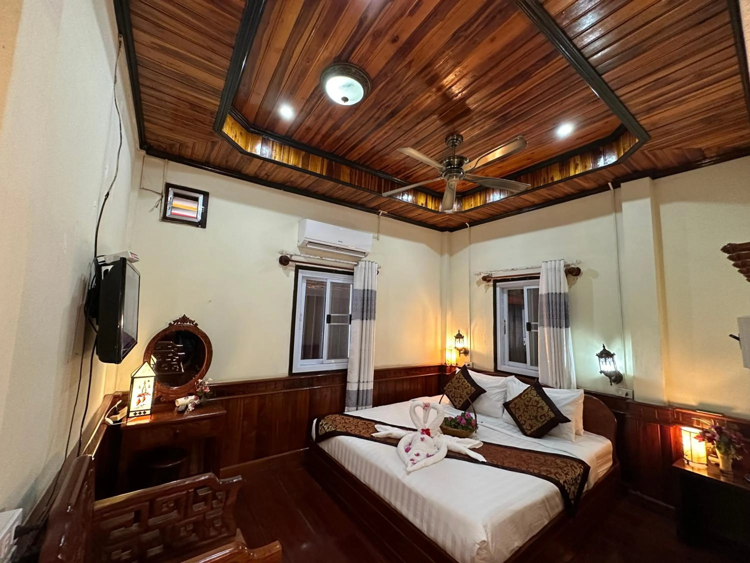 Bed in Villa Thida Mekong Riverside