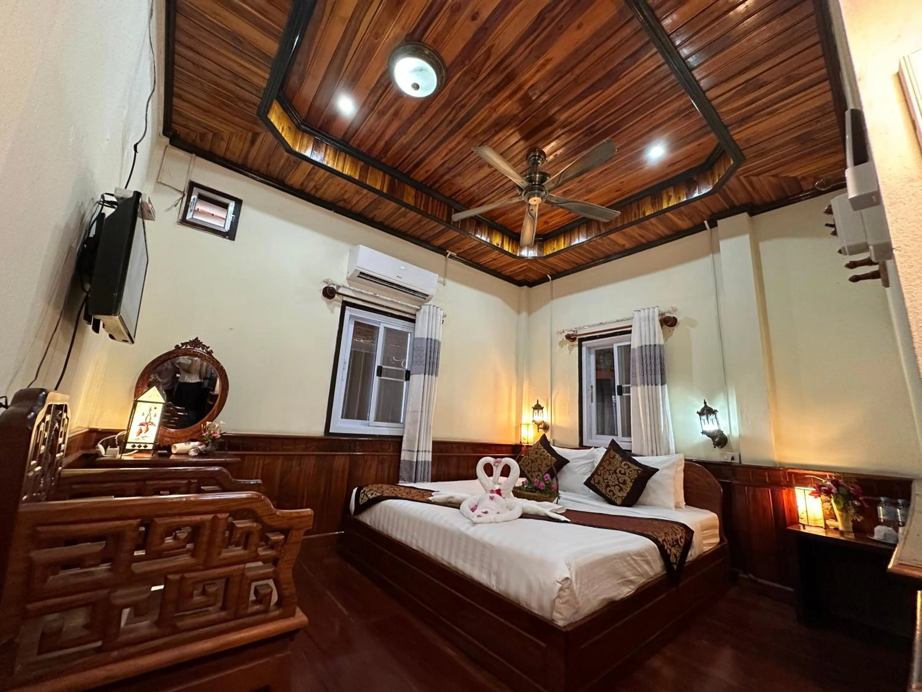 air conditioner, Bed in Villa Thida Mekong Riverside