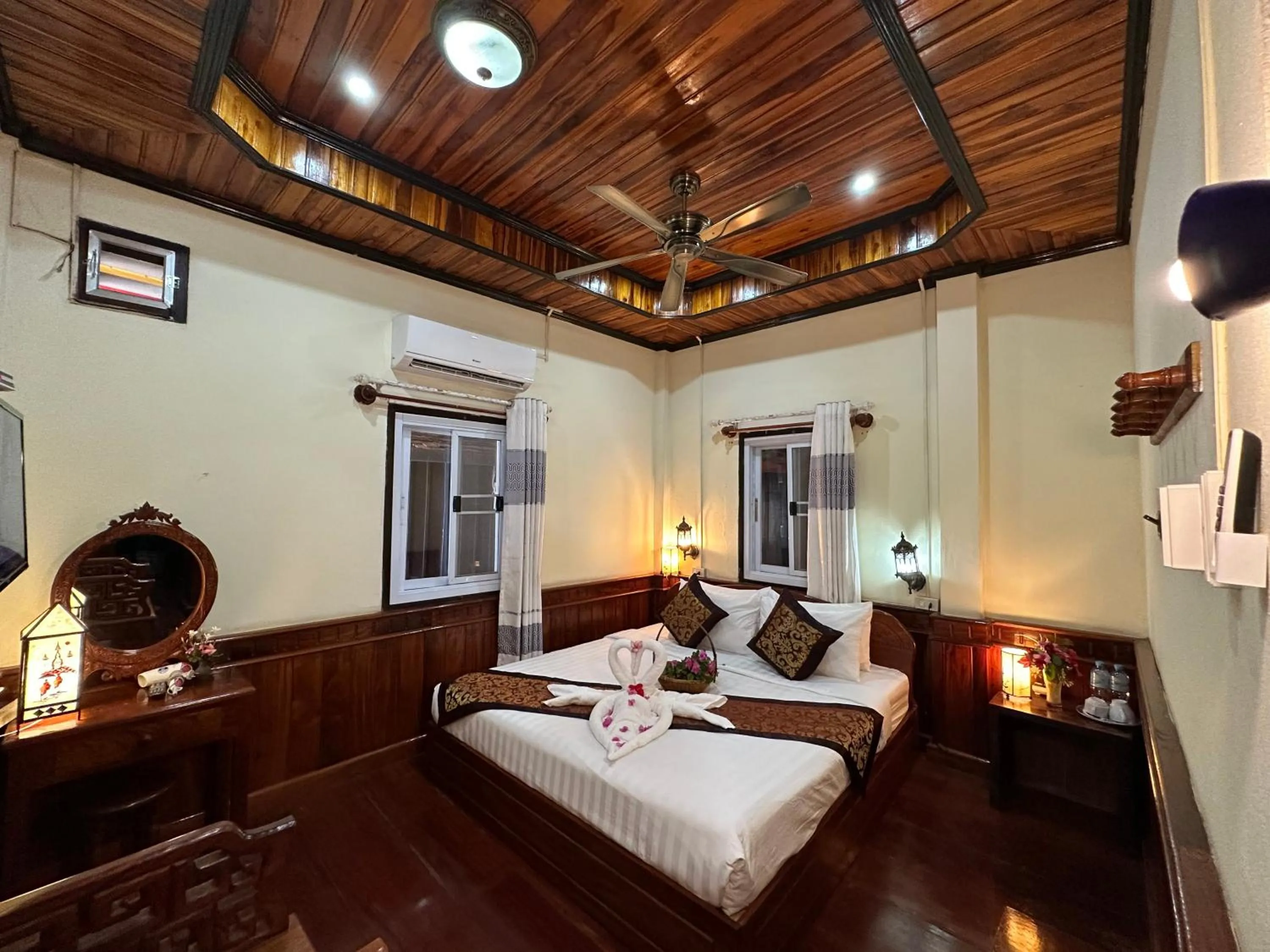 Photo of the whole room, Bed in Villa Thida Mekong Riverside