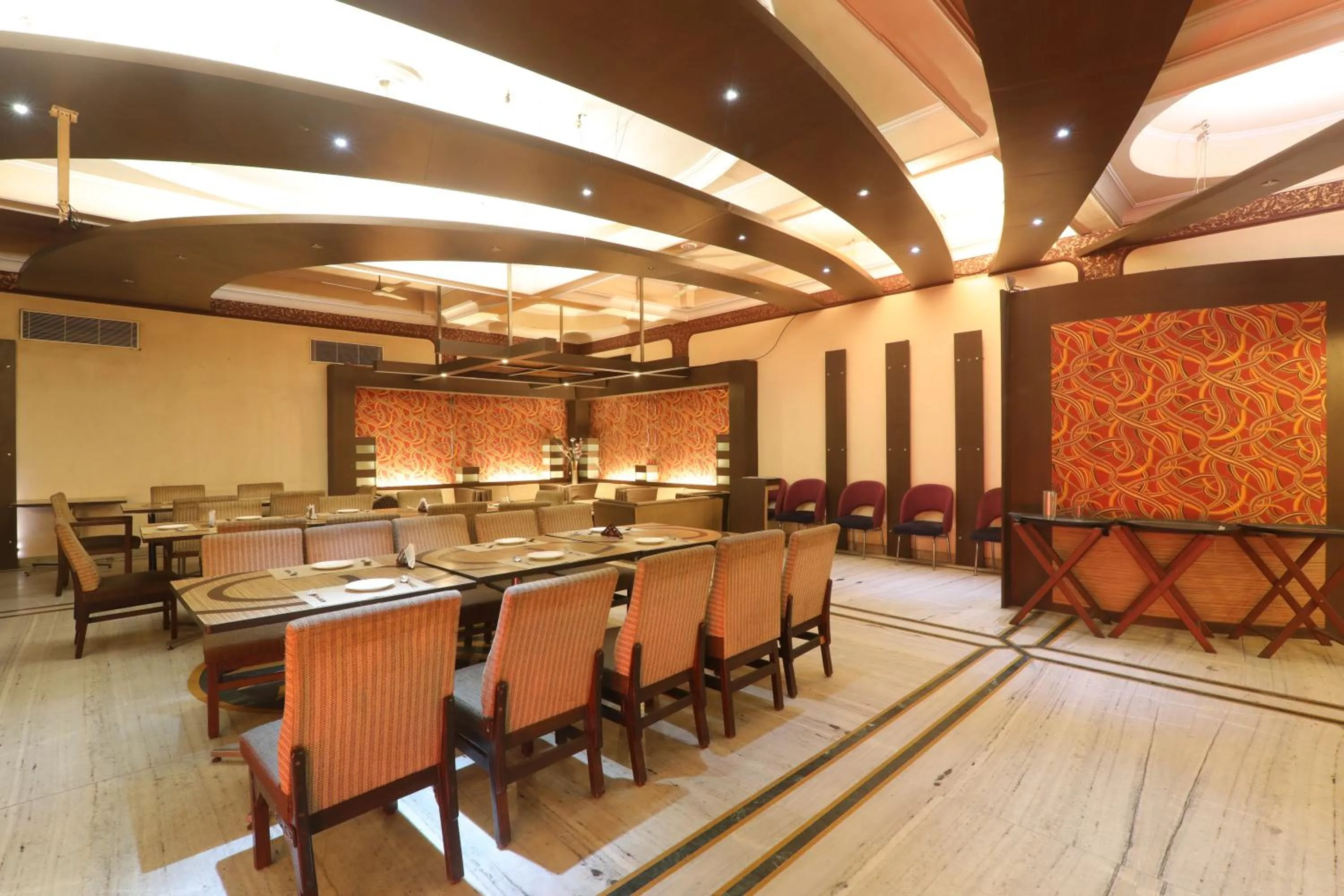 Restaurant/places to eat in Hotel Mohan