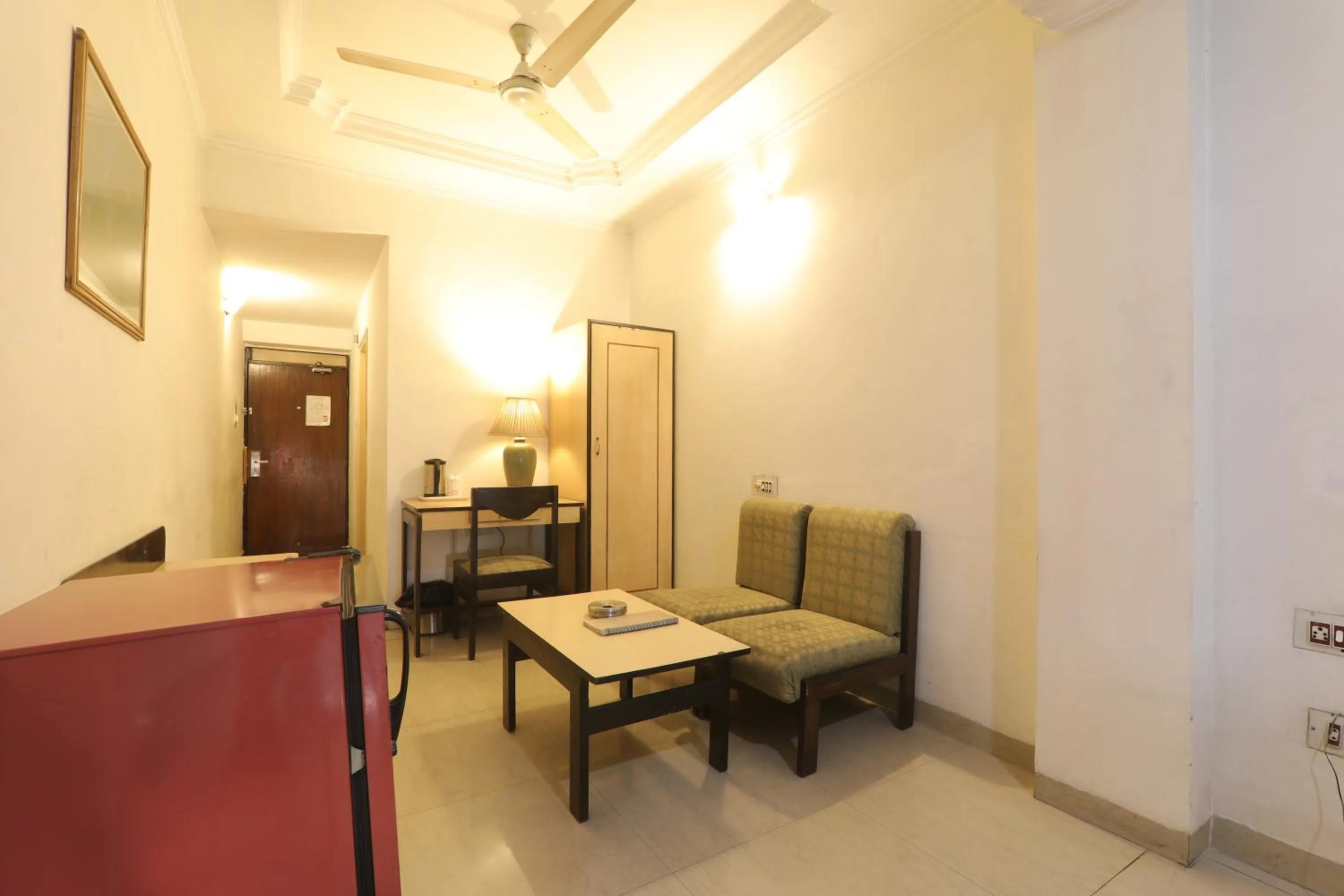 hair dresser in Hotel Mohan