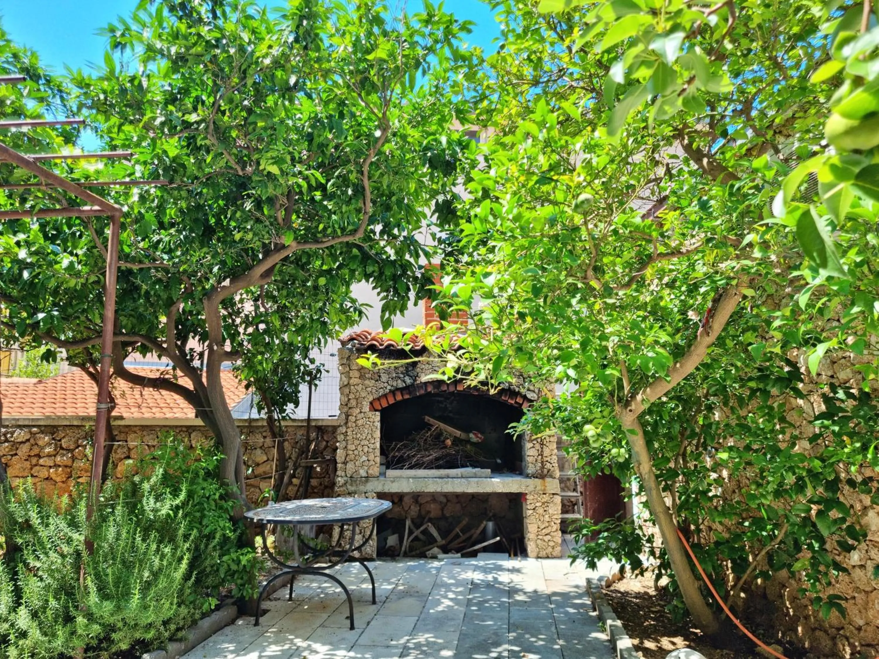 BBQ facilities in Apartments Iko Nemira