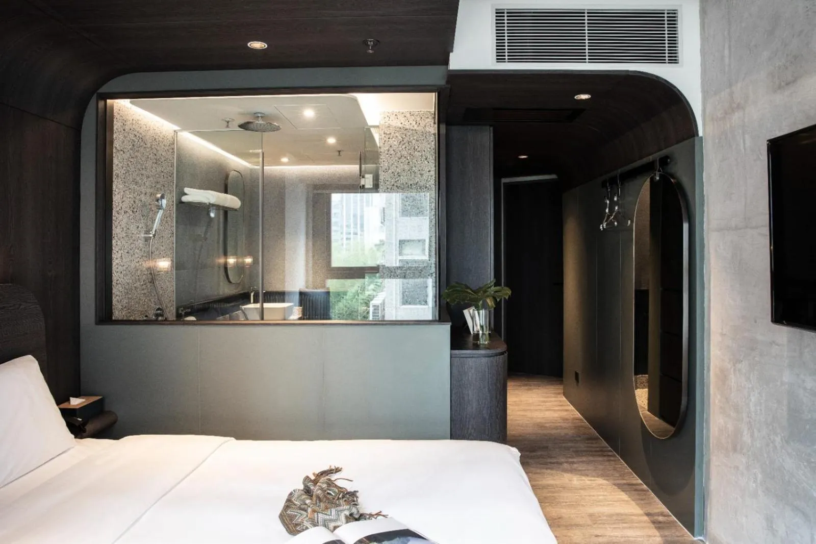 Photo of the whole room, Bed in Hillwood House Hotel