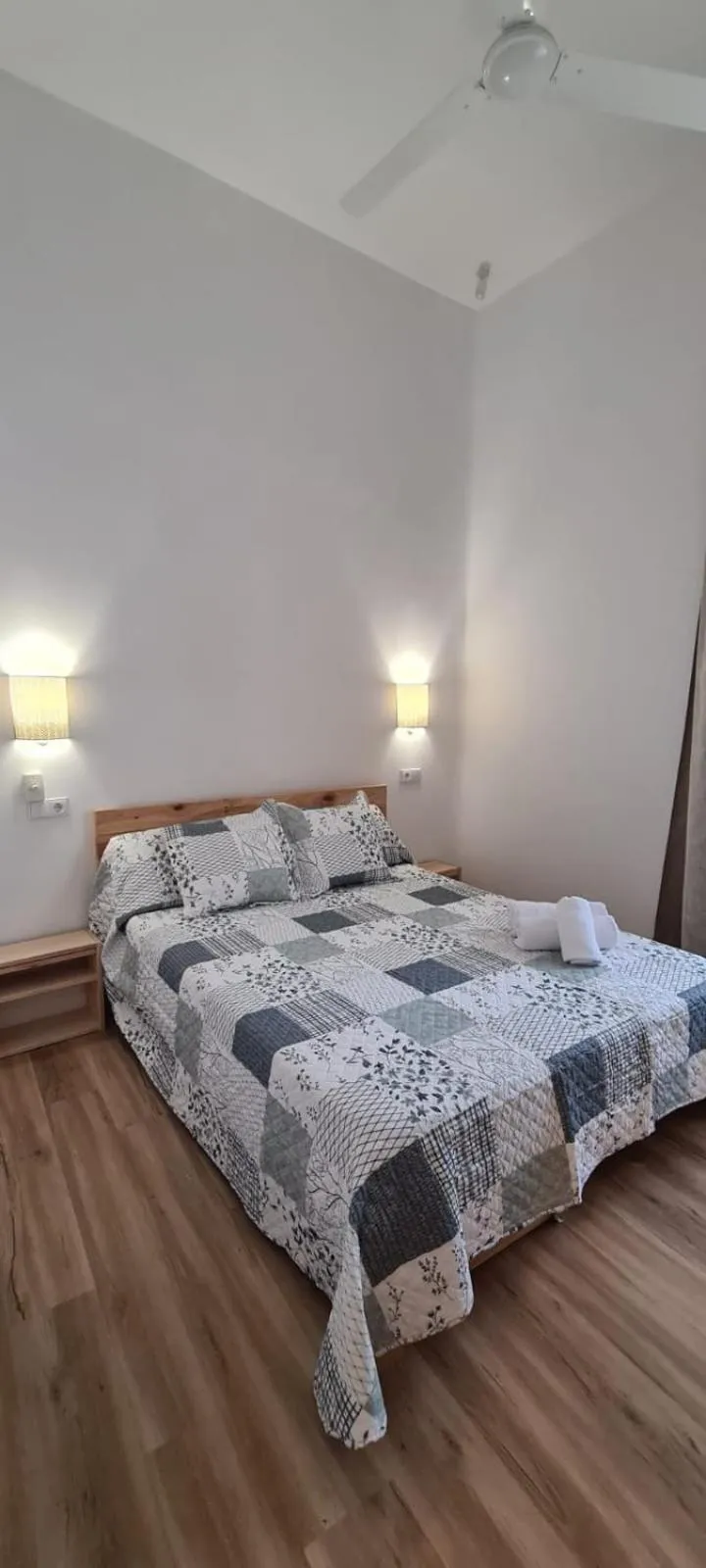 Double Room with Shared Bathroom in HOSTAL ANDREA SOL