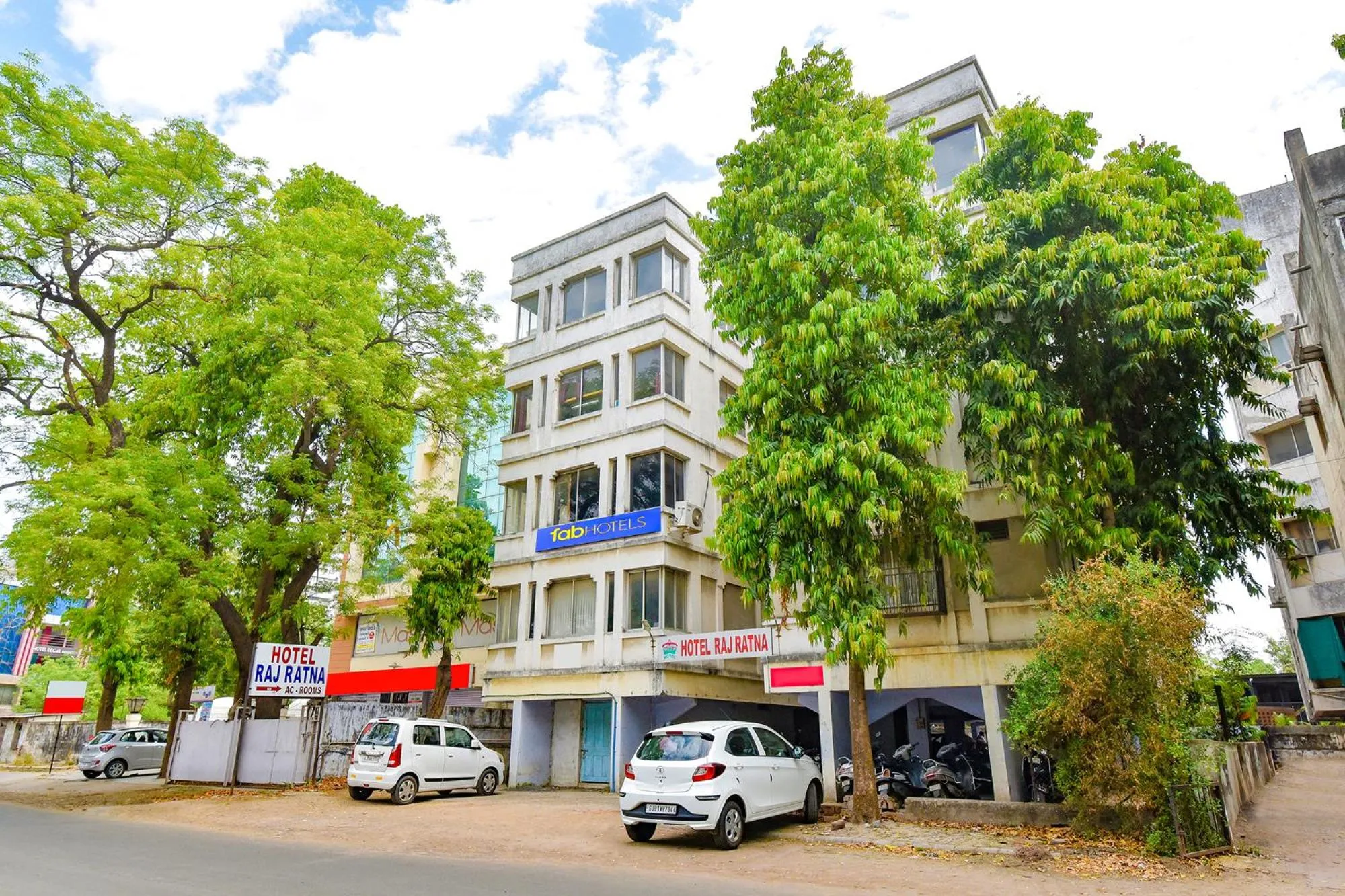 Property building in FabHotel Raj Ratna - Nr Ashram Road