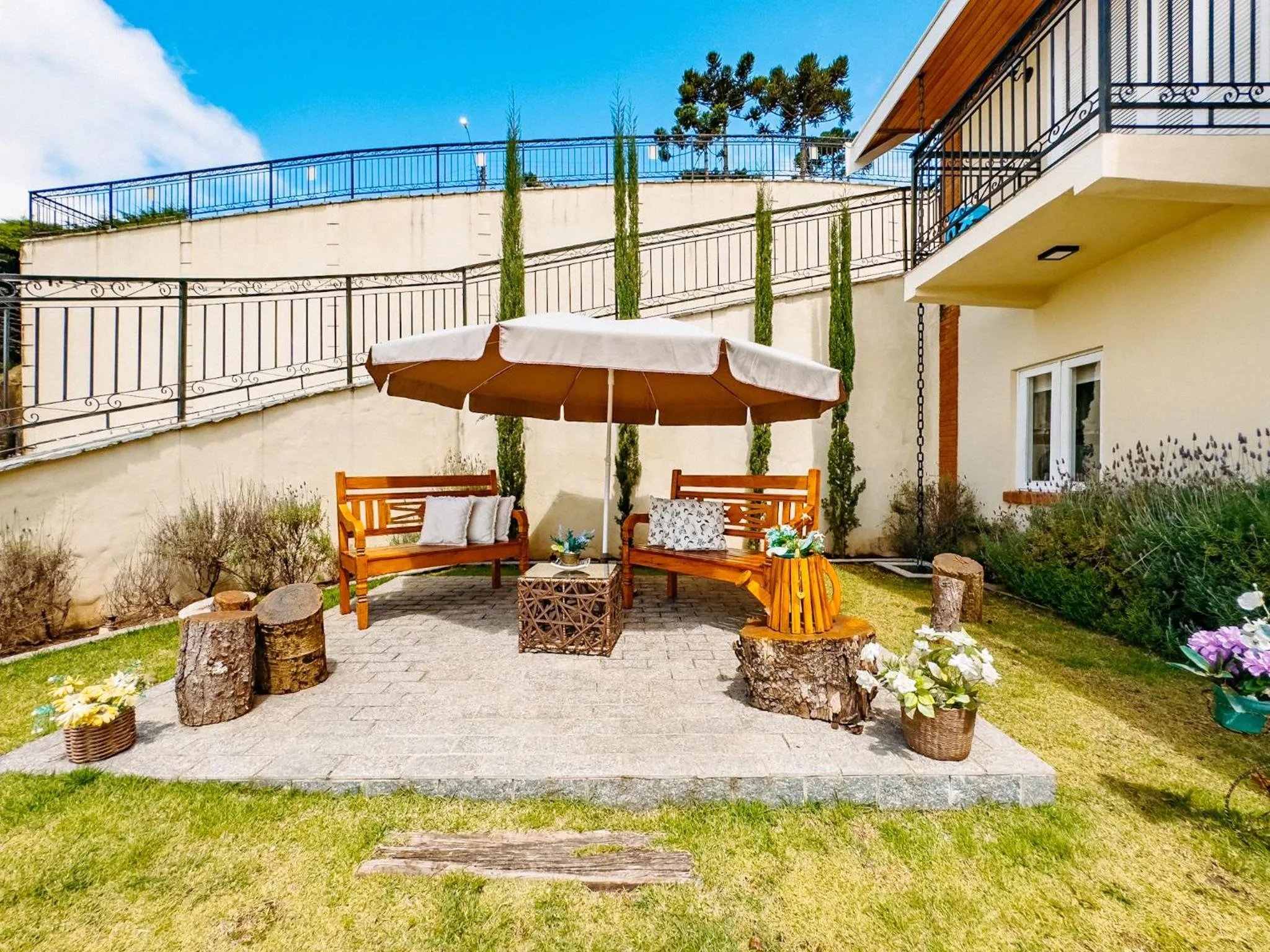 Patio in Pousada Ville Le Mont - Campos do Jordao