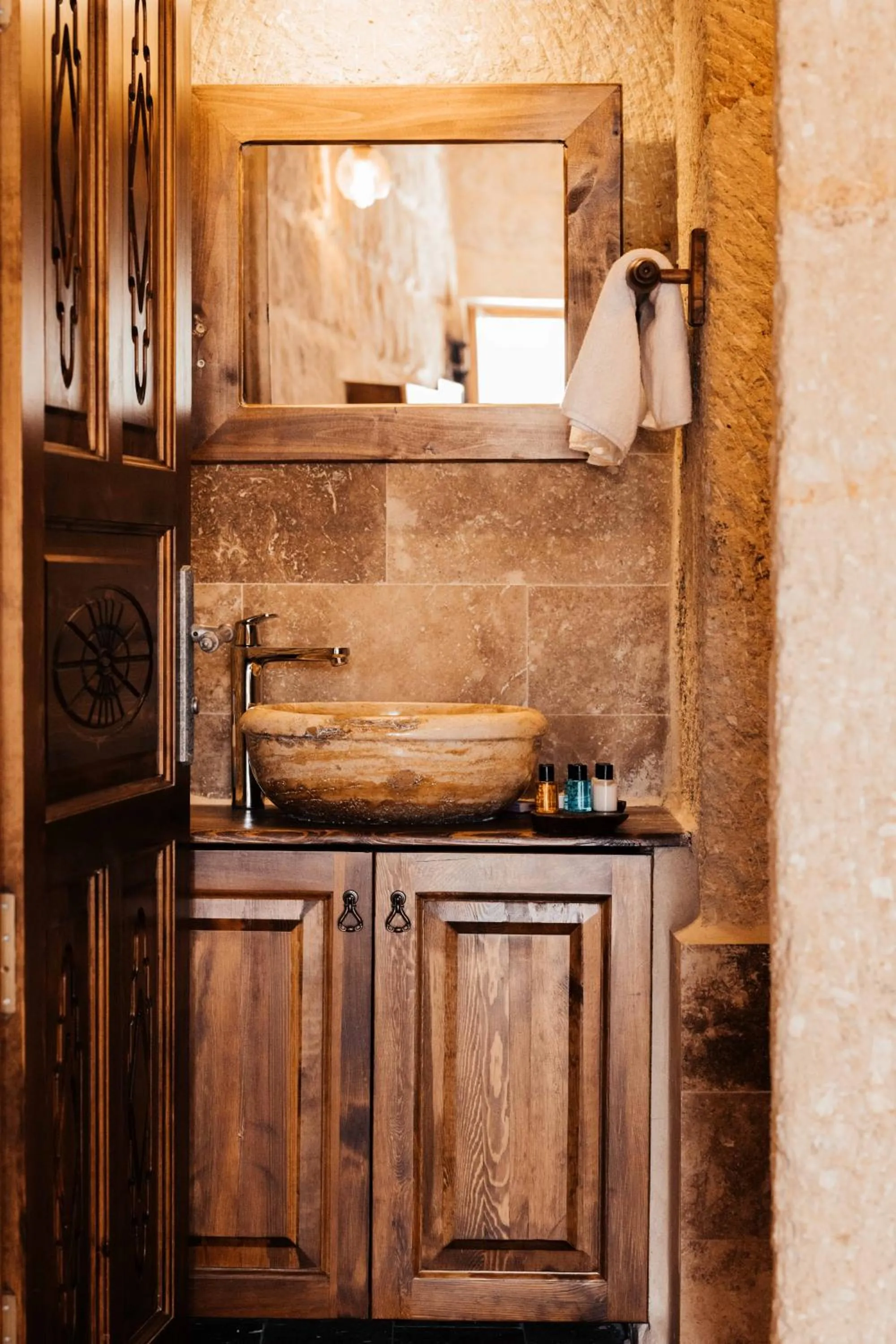 Bathroom in Bayar Cave Suites Special Class