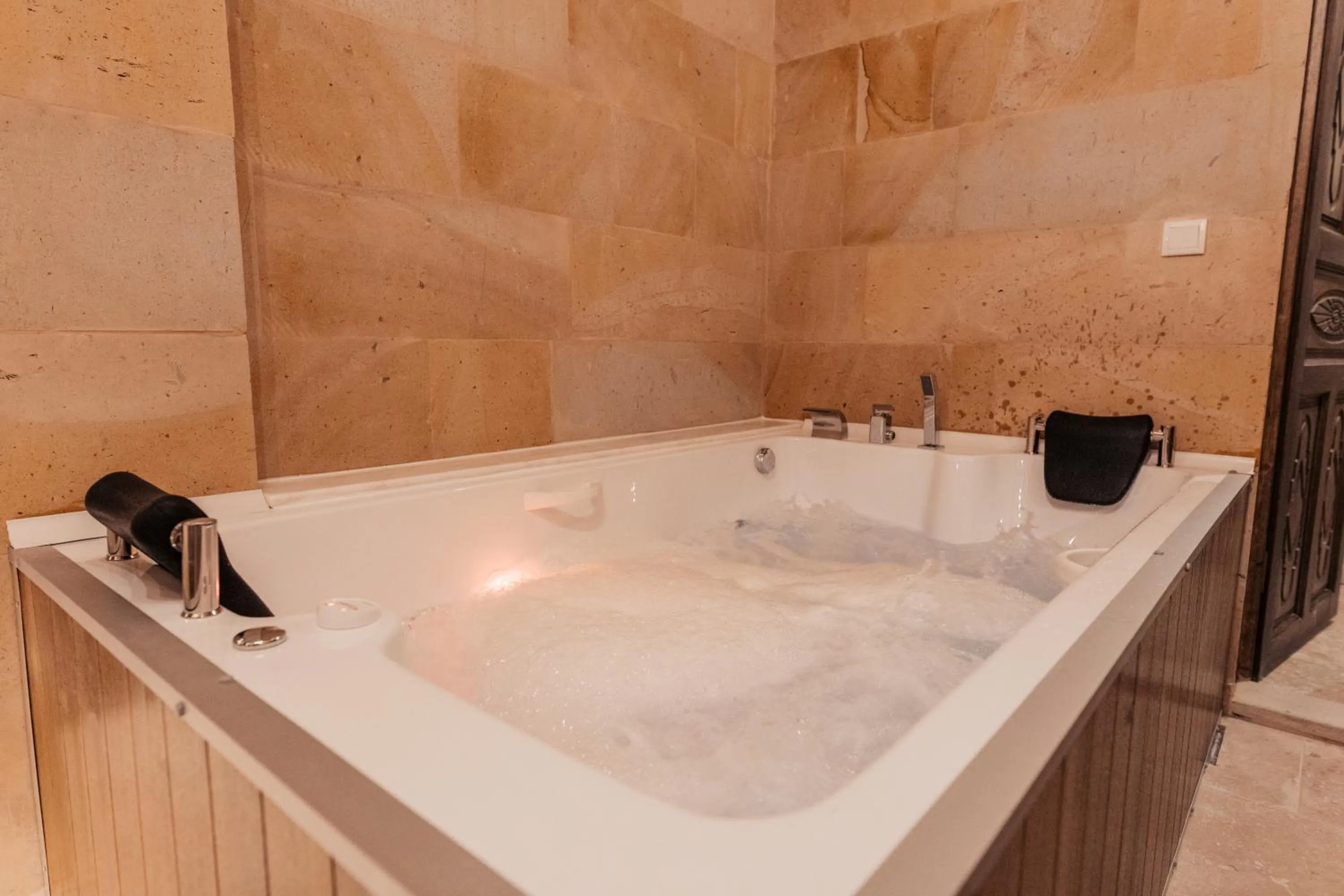 Bath in Bayar Cave Suites Special Class