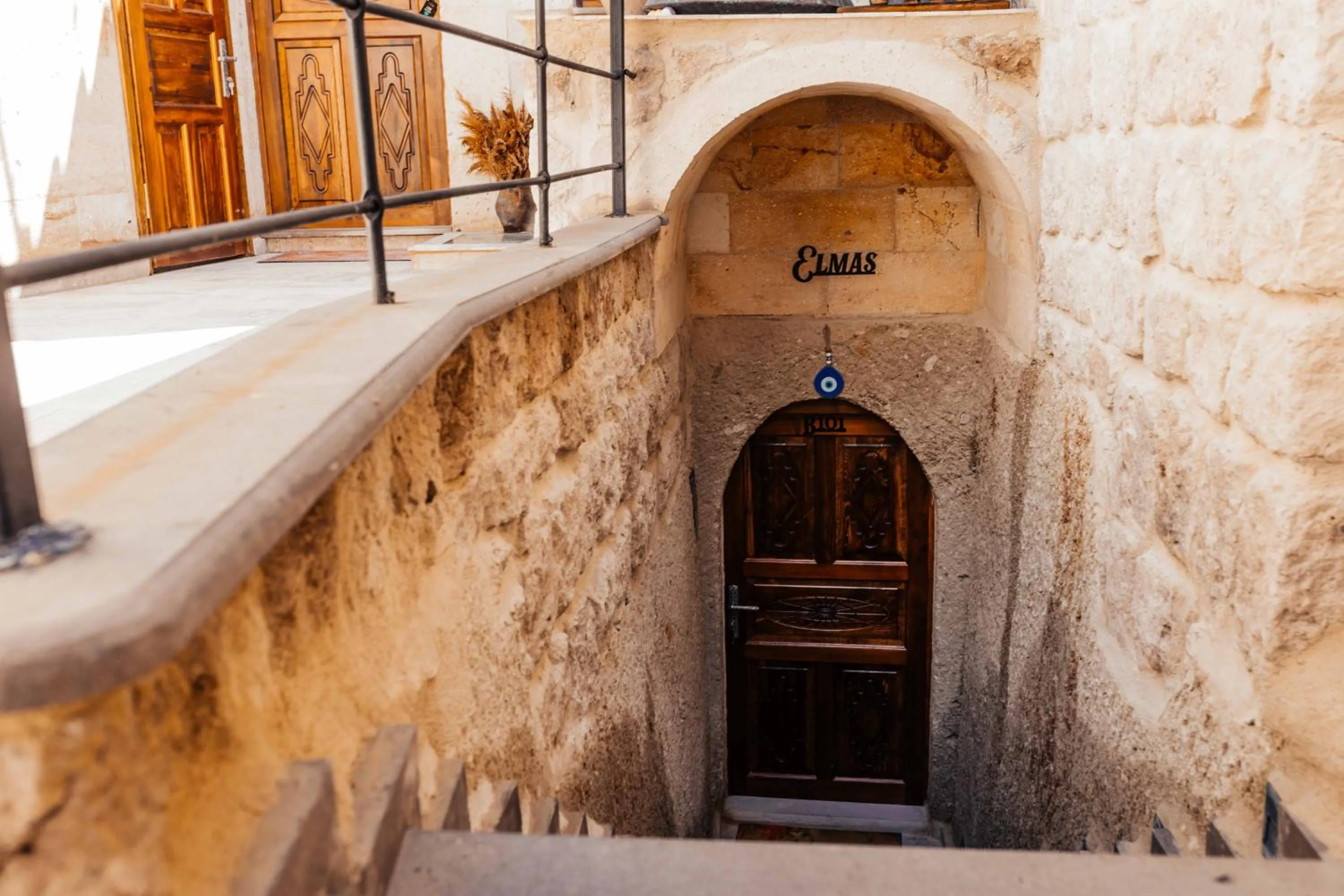 Property building in Bayar Cave Suites Special Class