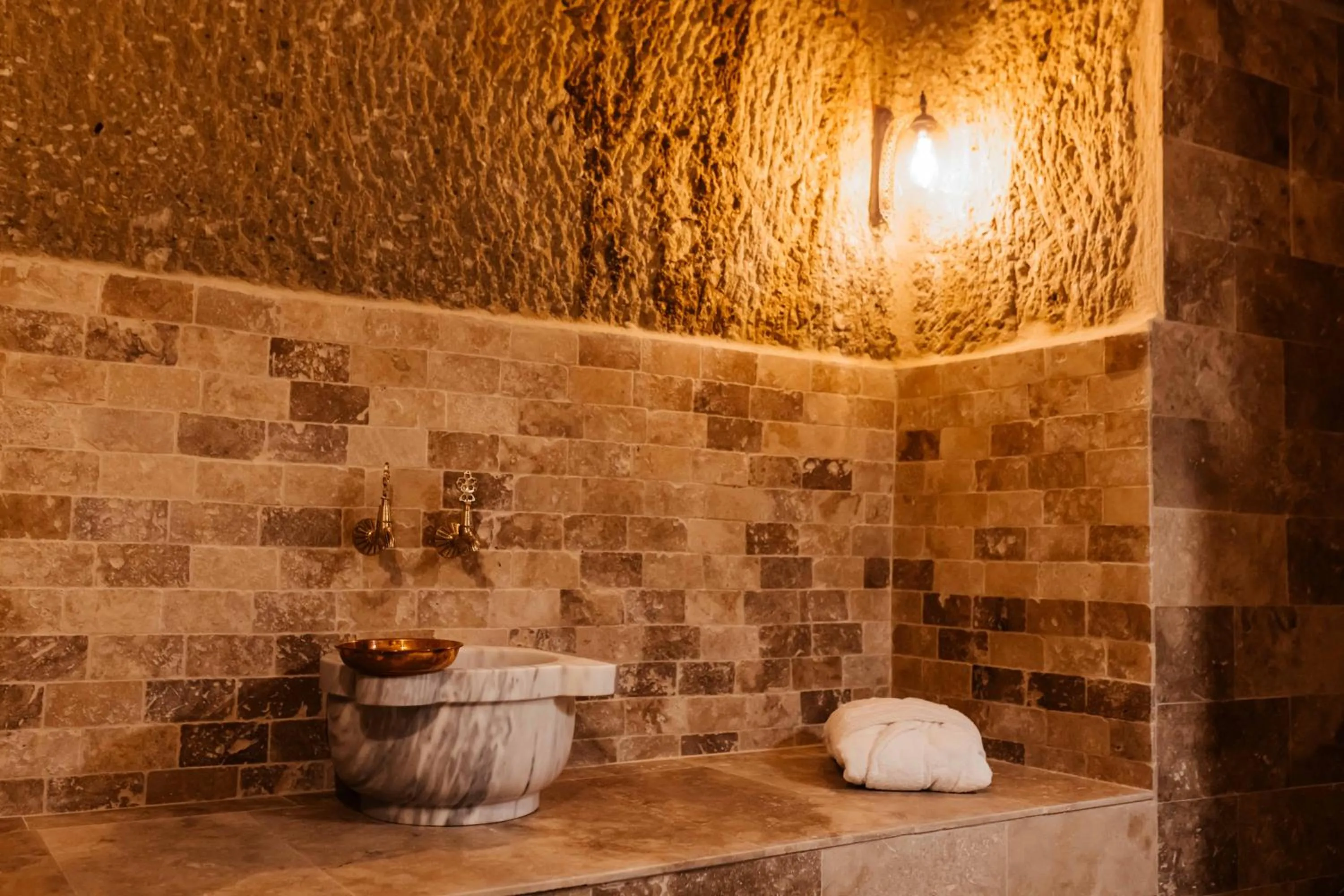 Bathroom in Bayar Cave Suites Special Class