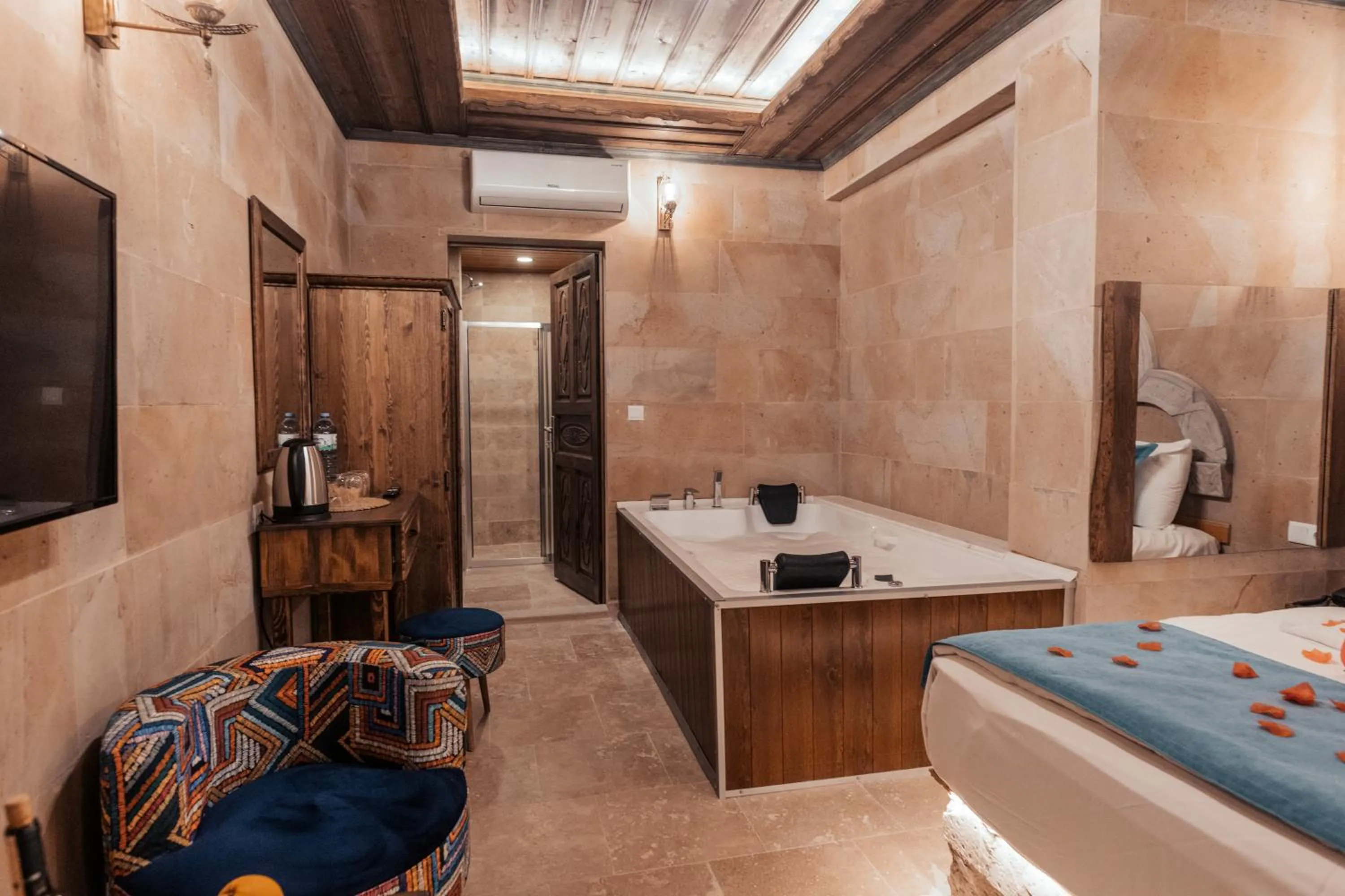 Bedroom, Bed in Bayar Cave Suites Special Class