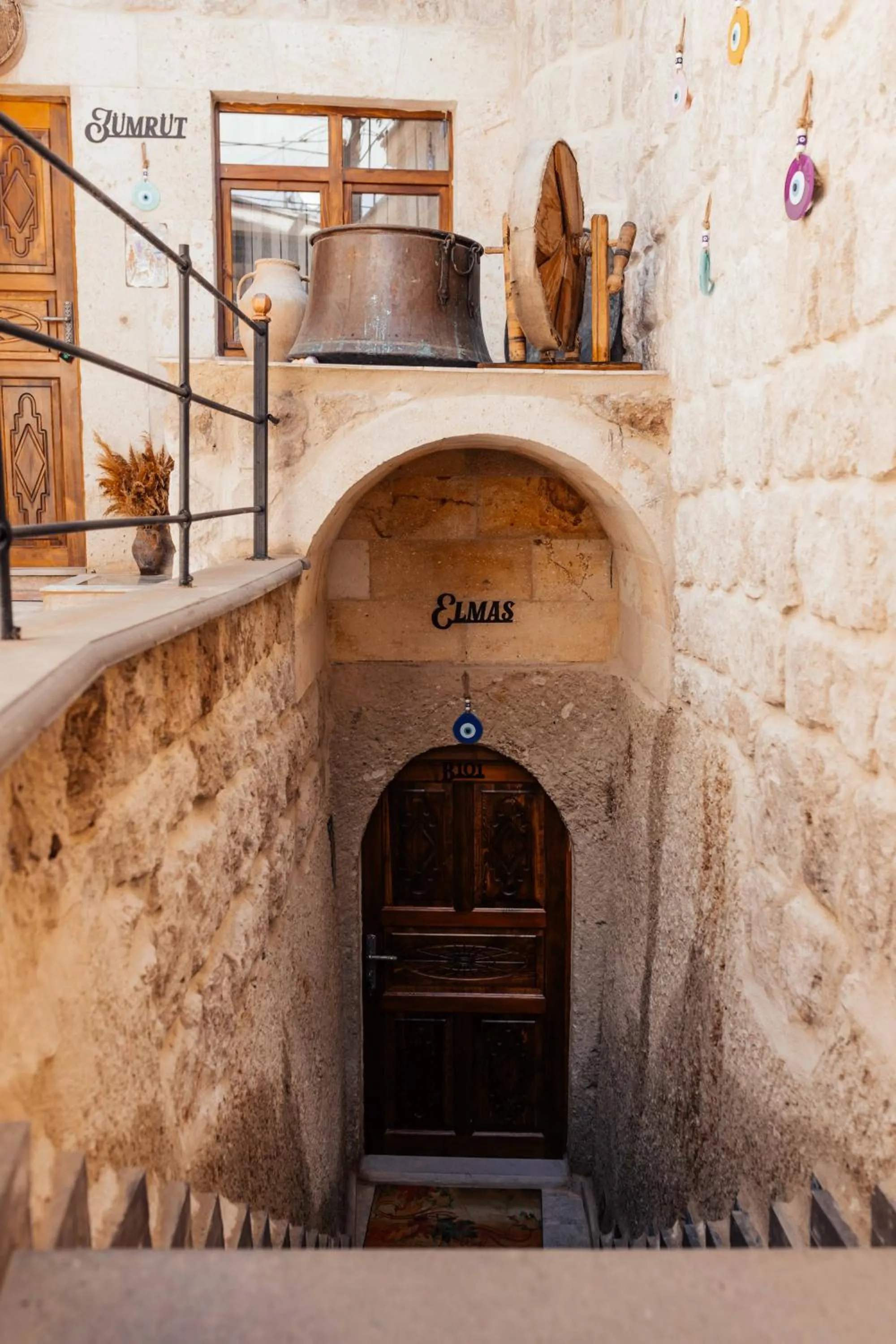 Property building in Bayar Cave Suites Special Class