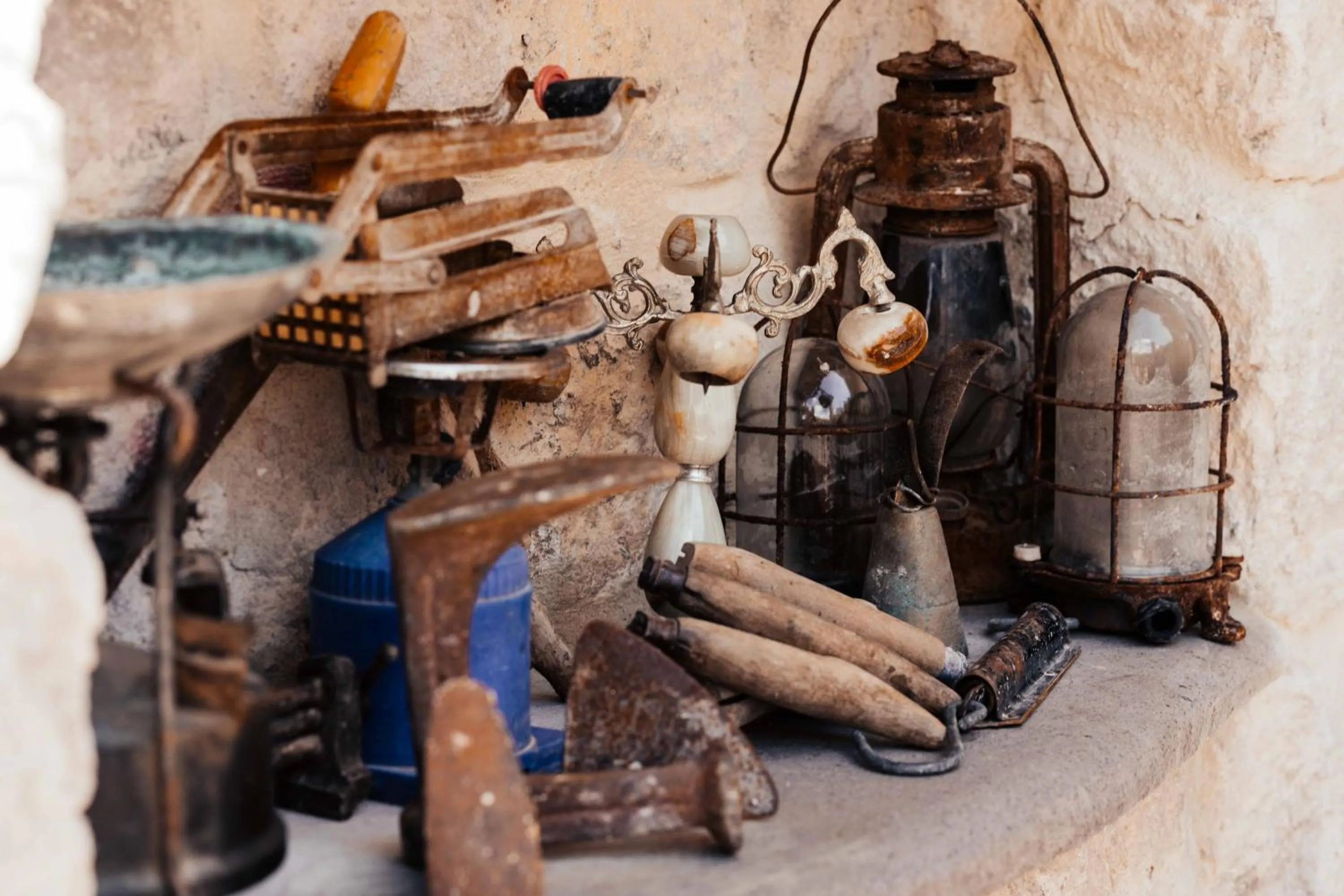 Decorative detail in Bayar Cave Suites Special Class