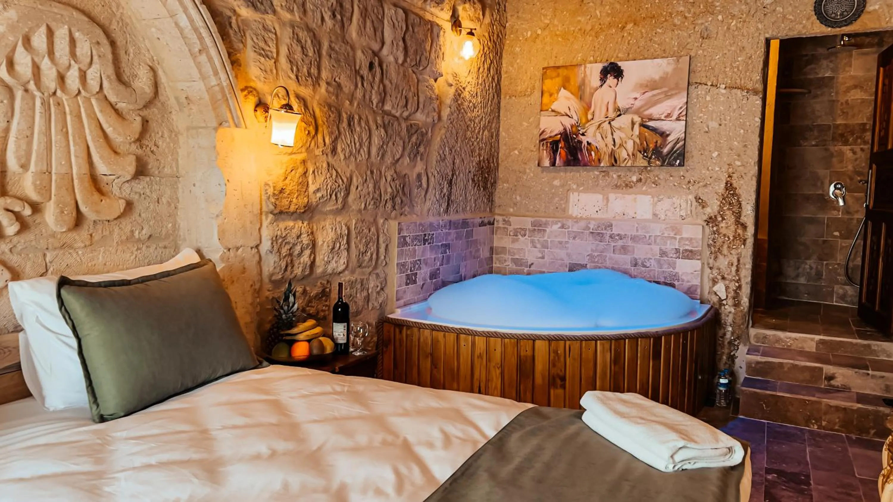 Massage, Bed in Bayar Cave Suites Special Class