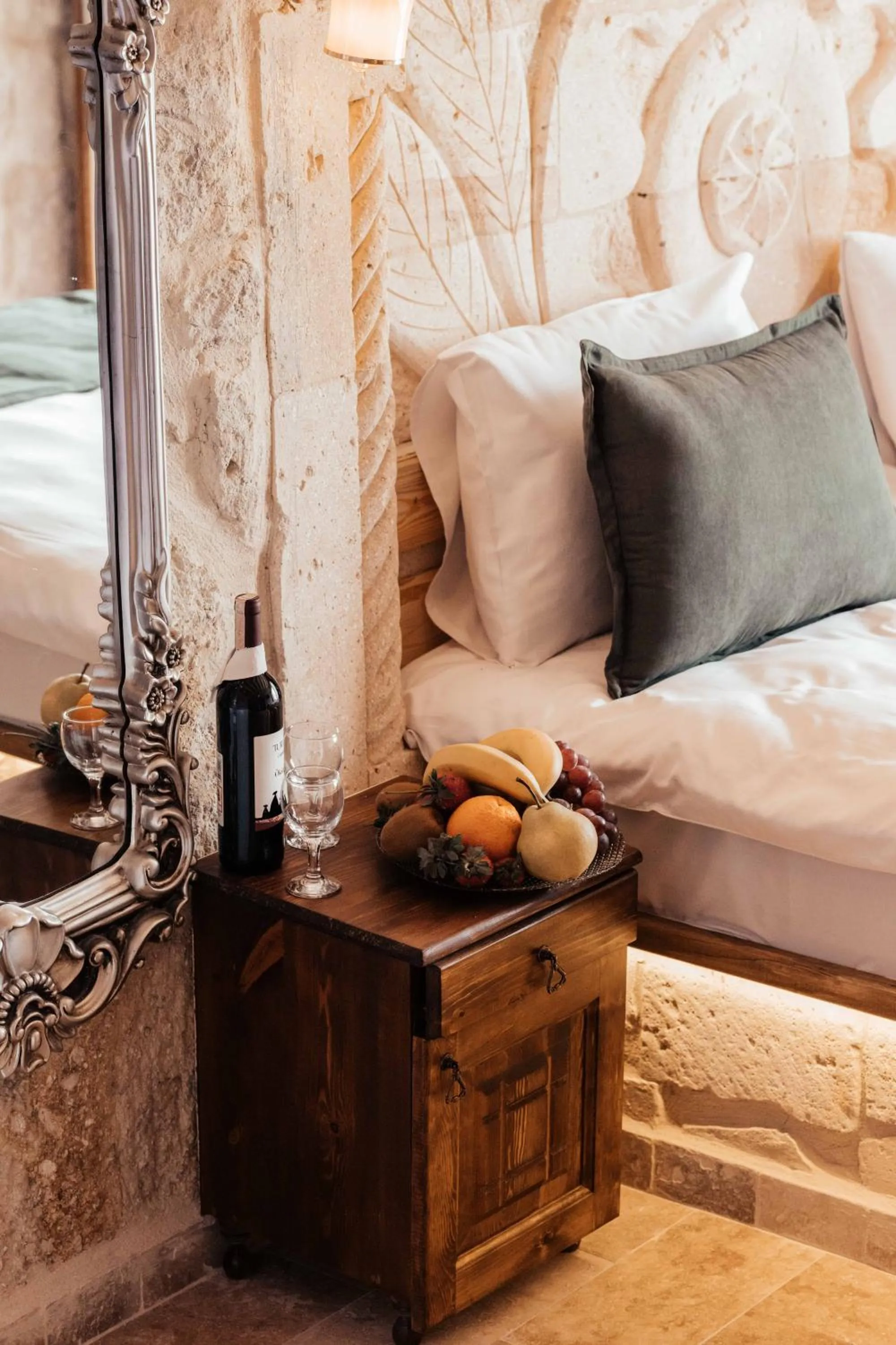 Bed in Bayar Cave Suites Special Class