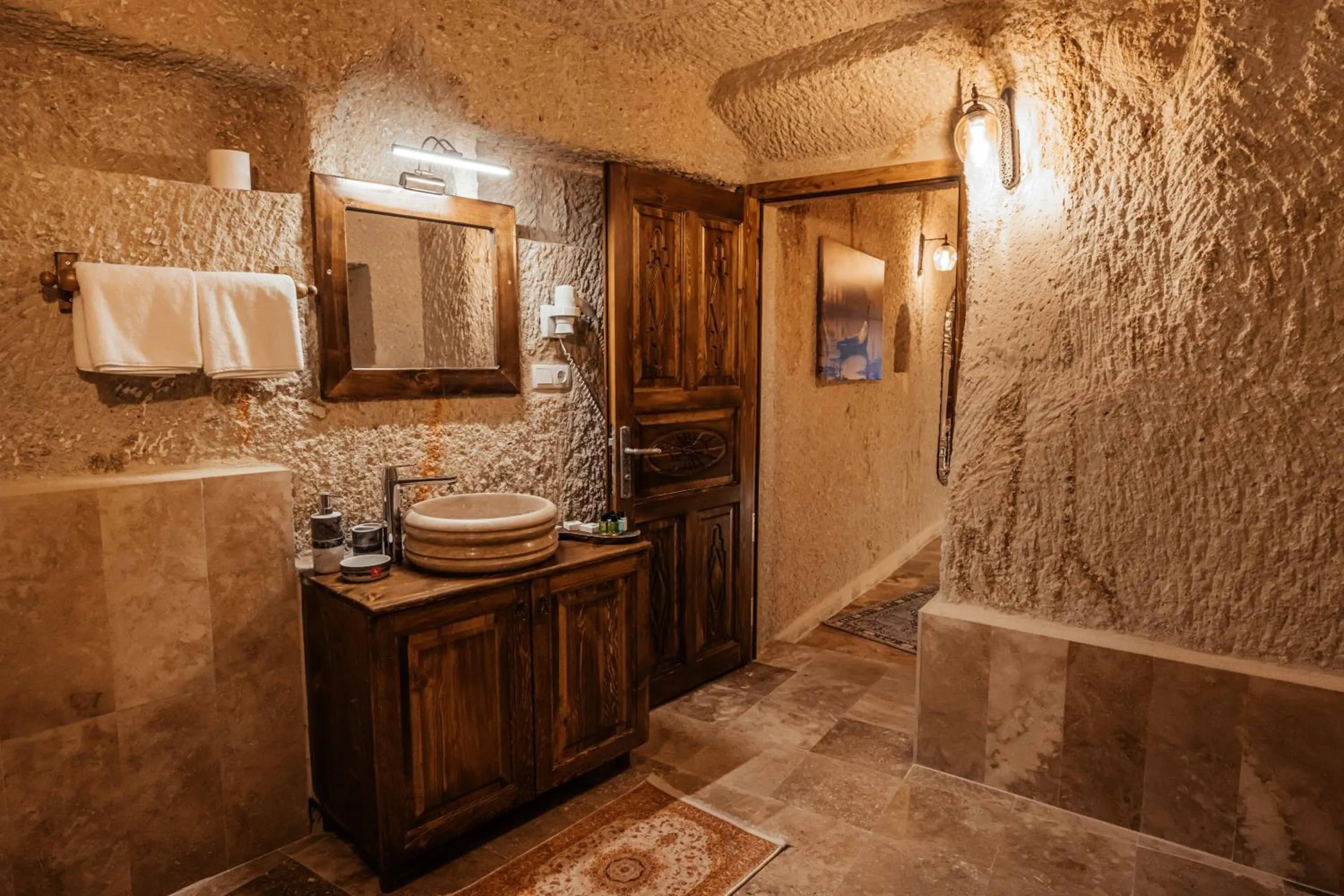 Bathroom in Bayar Cave Suites Special Class