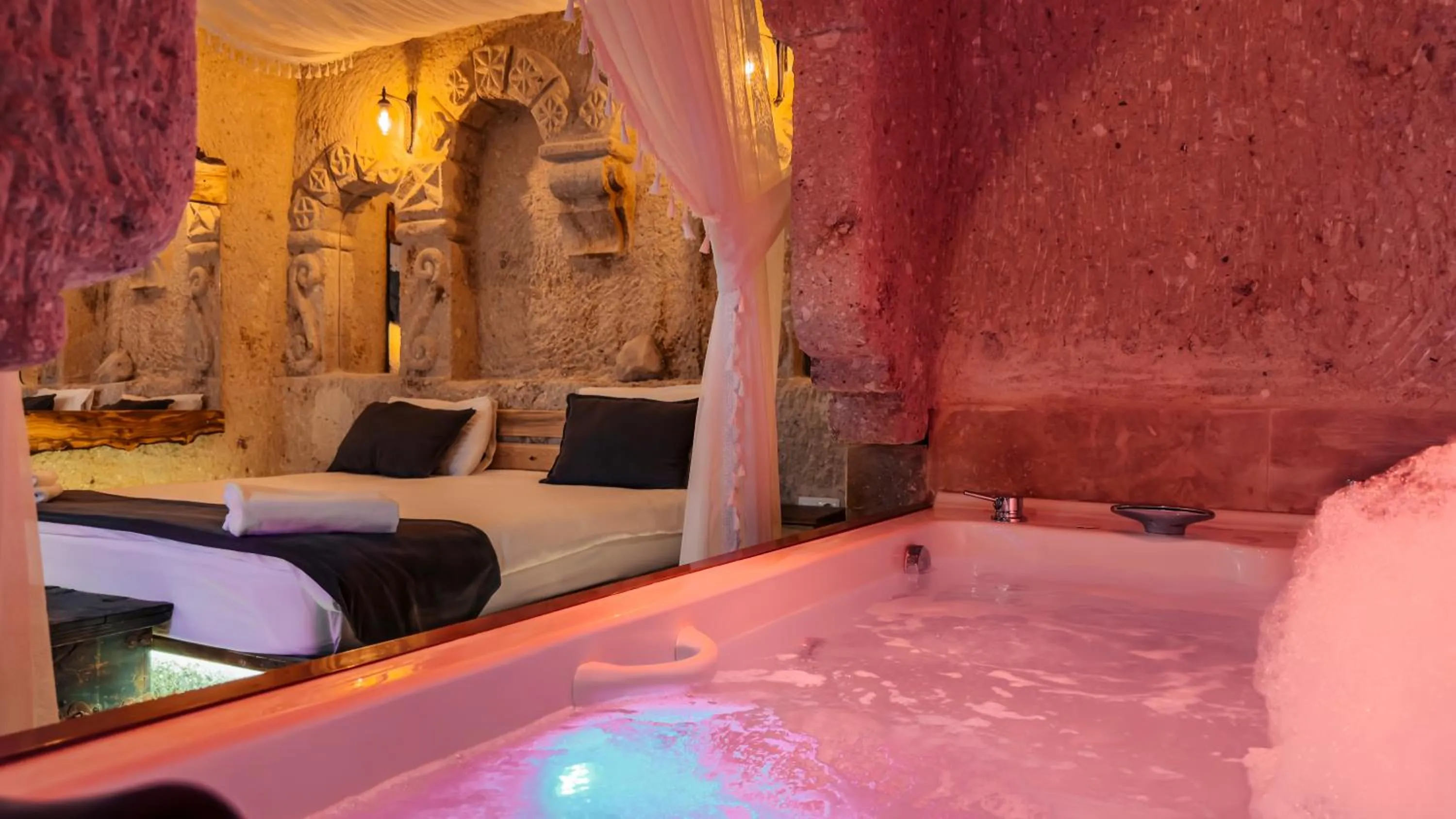 Photo of the whole room, Bed in Bayar Cave Suites Special Class