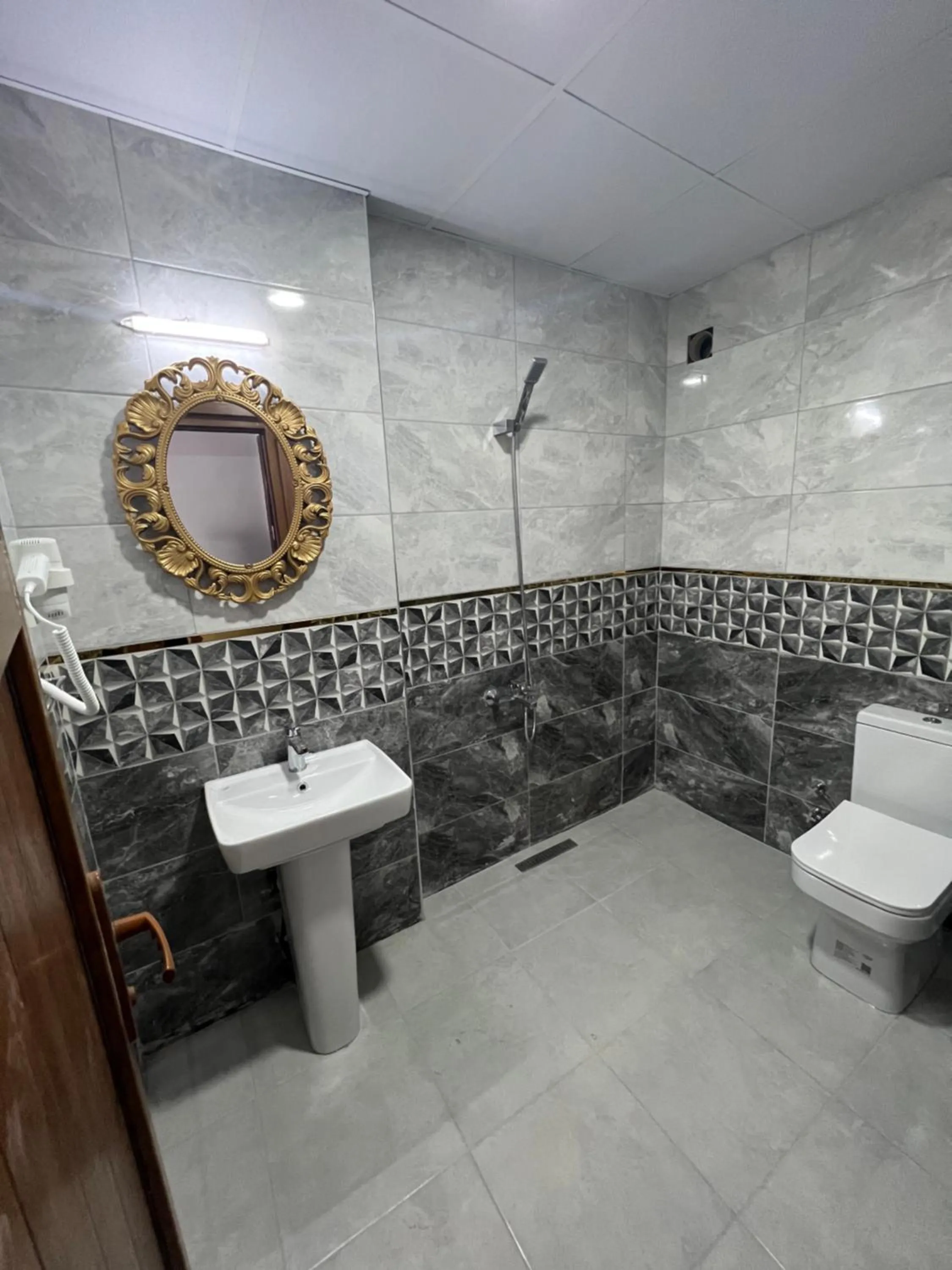 Toilet in MİRHAN HOTEL
