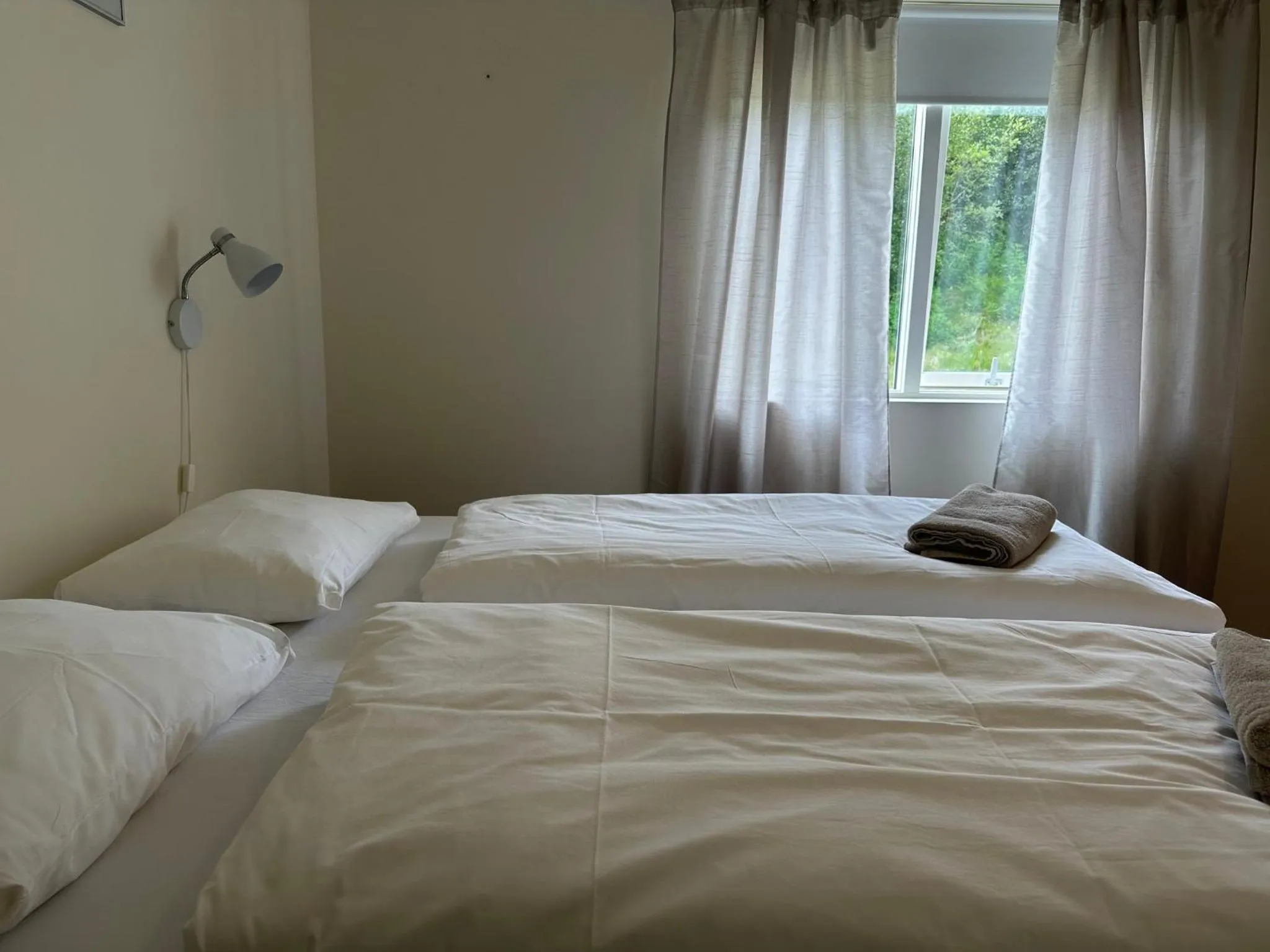 Property building, Bed in Hotel Studlagil