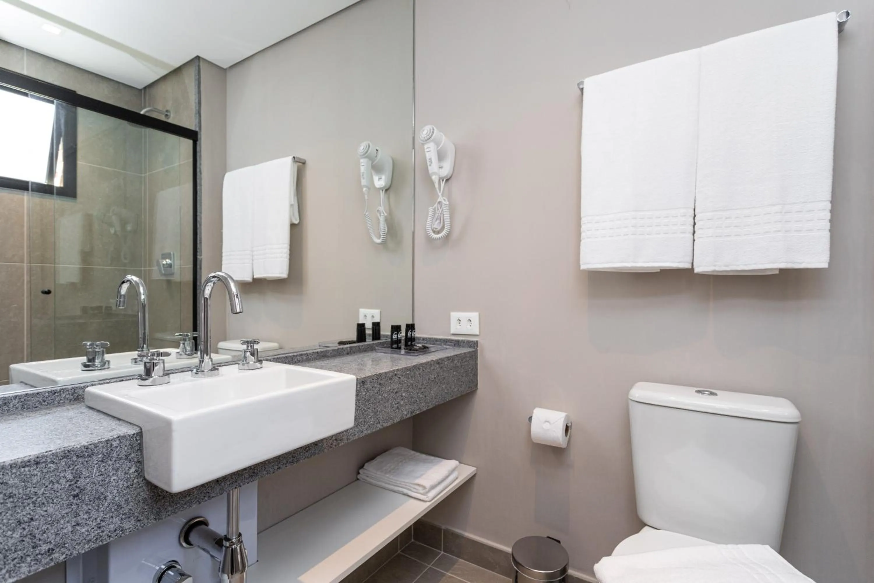 Shower in Charlie Franca Jardim Paulista