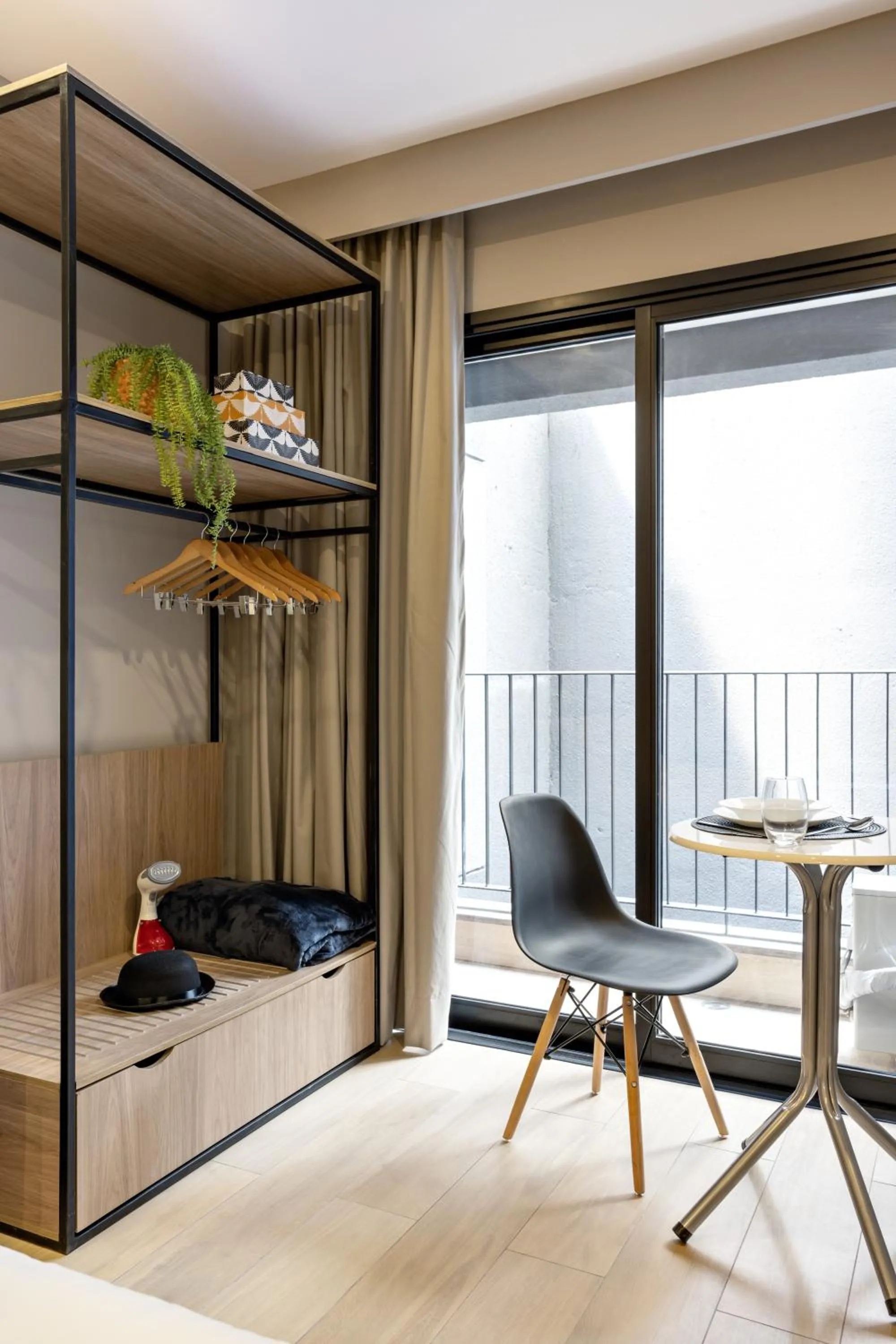 Seating area in Charlie Franca Jardim Paulista