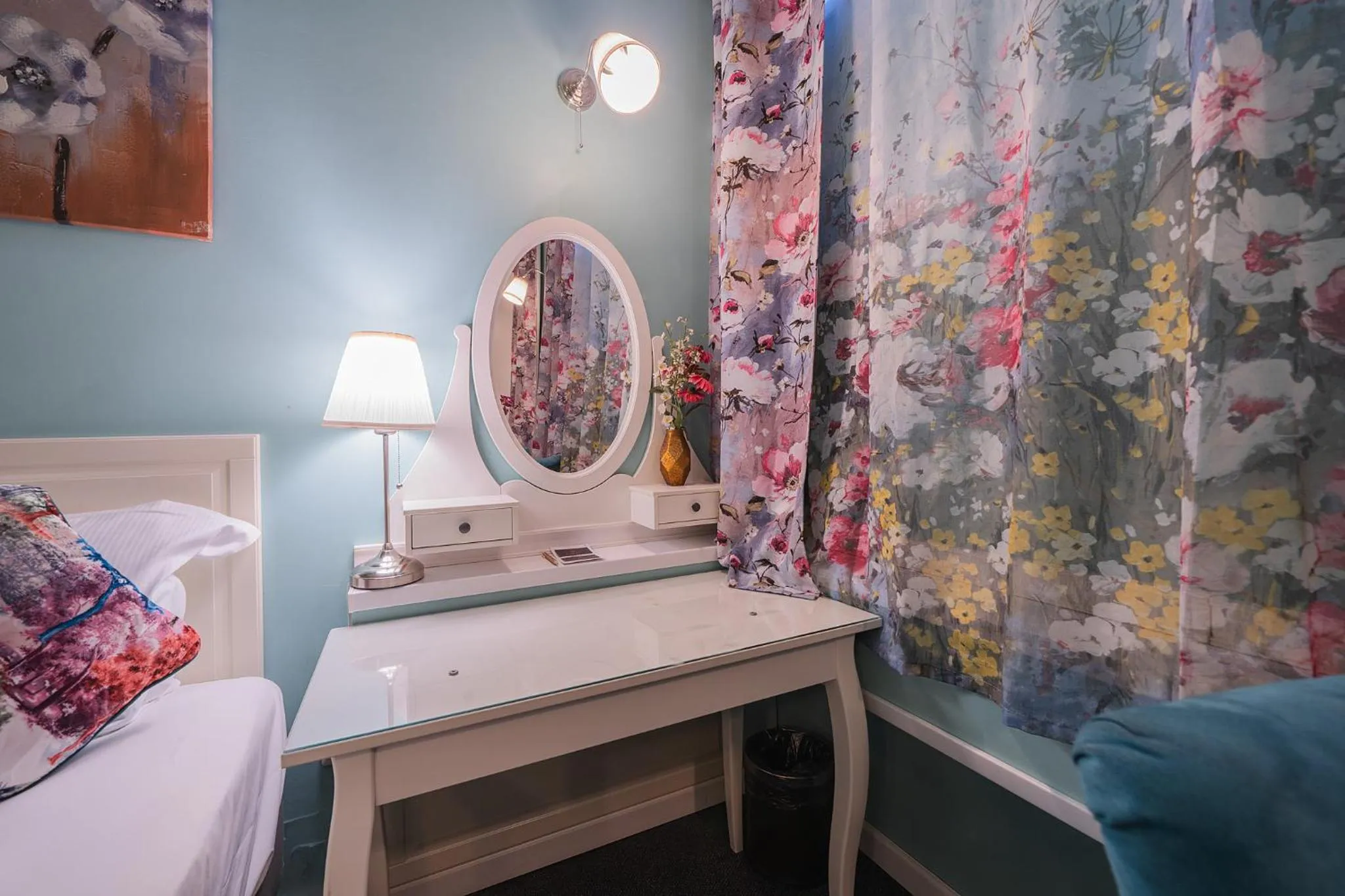 Bed in Station Self Check-in Apartments - Lollo Stay