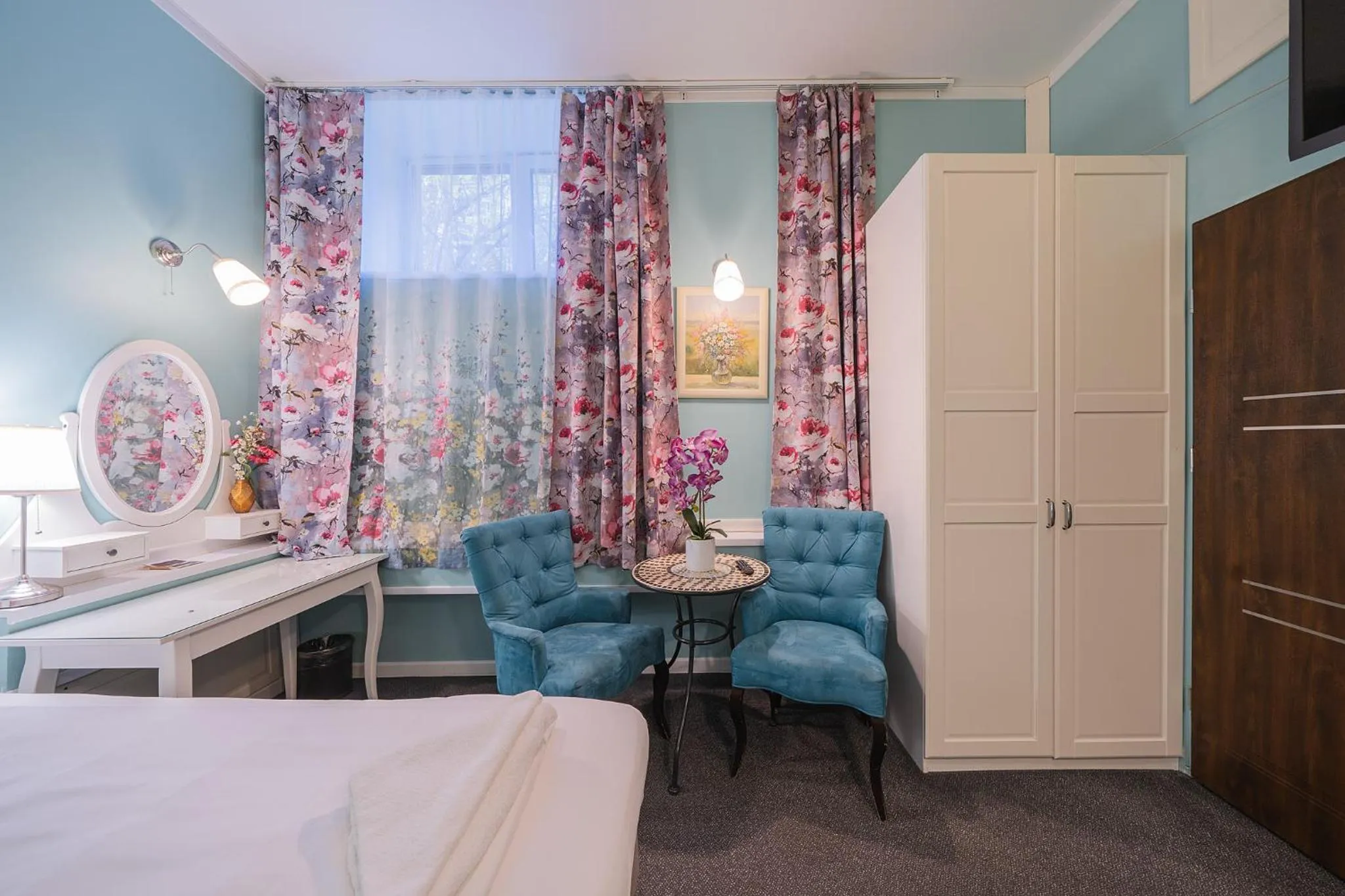 Bedroom, Bed in Station Self Check-in Apartments - Lollo Stay